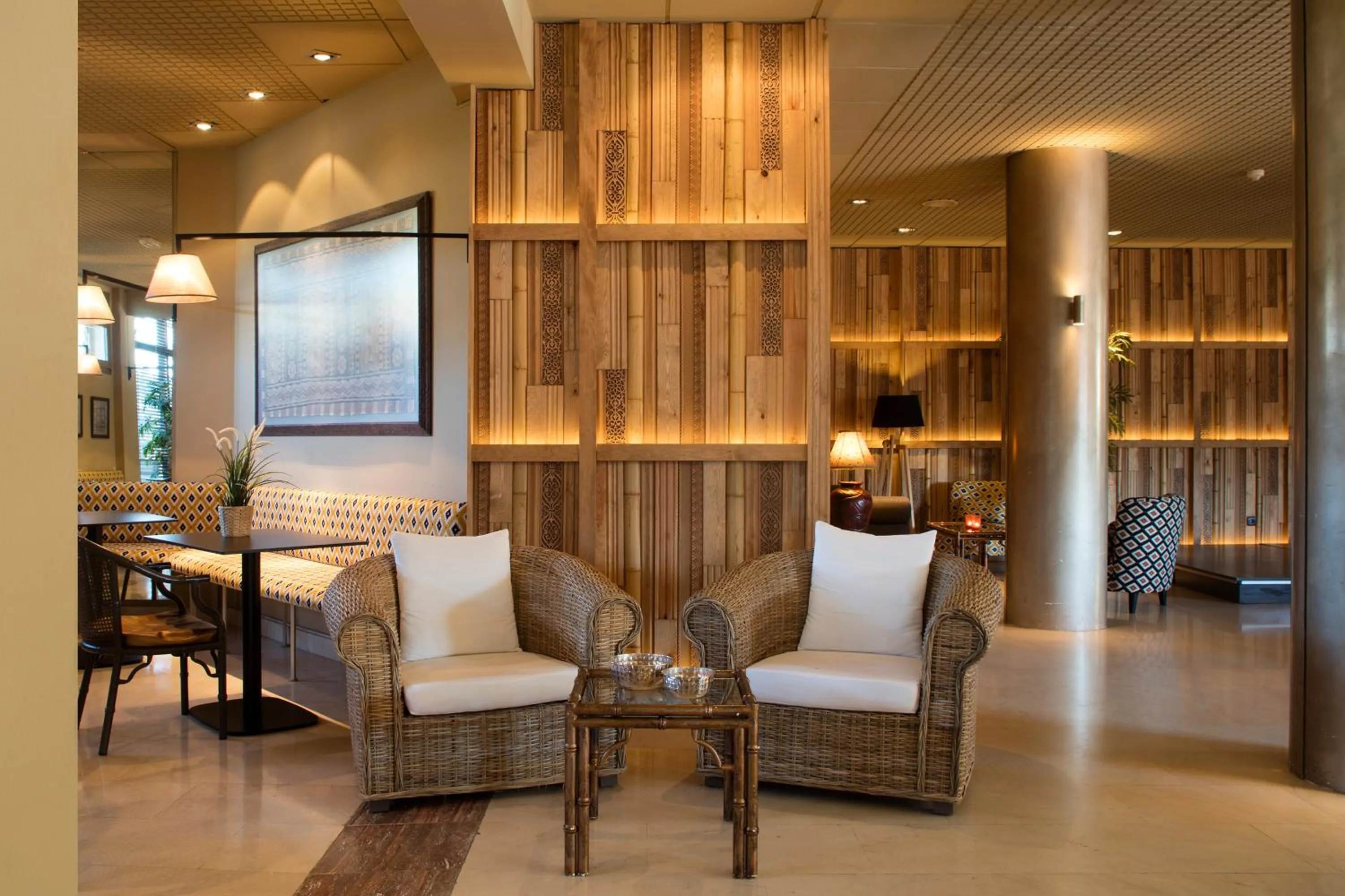 Lounge or bar in Luna Park Hotel Yoga & Spa