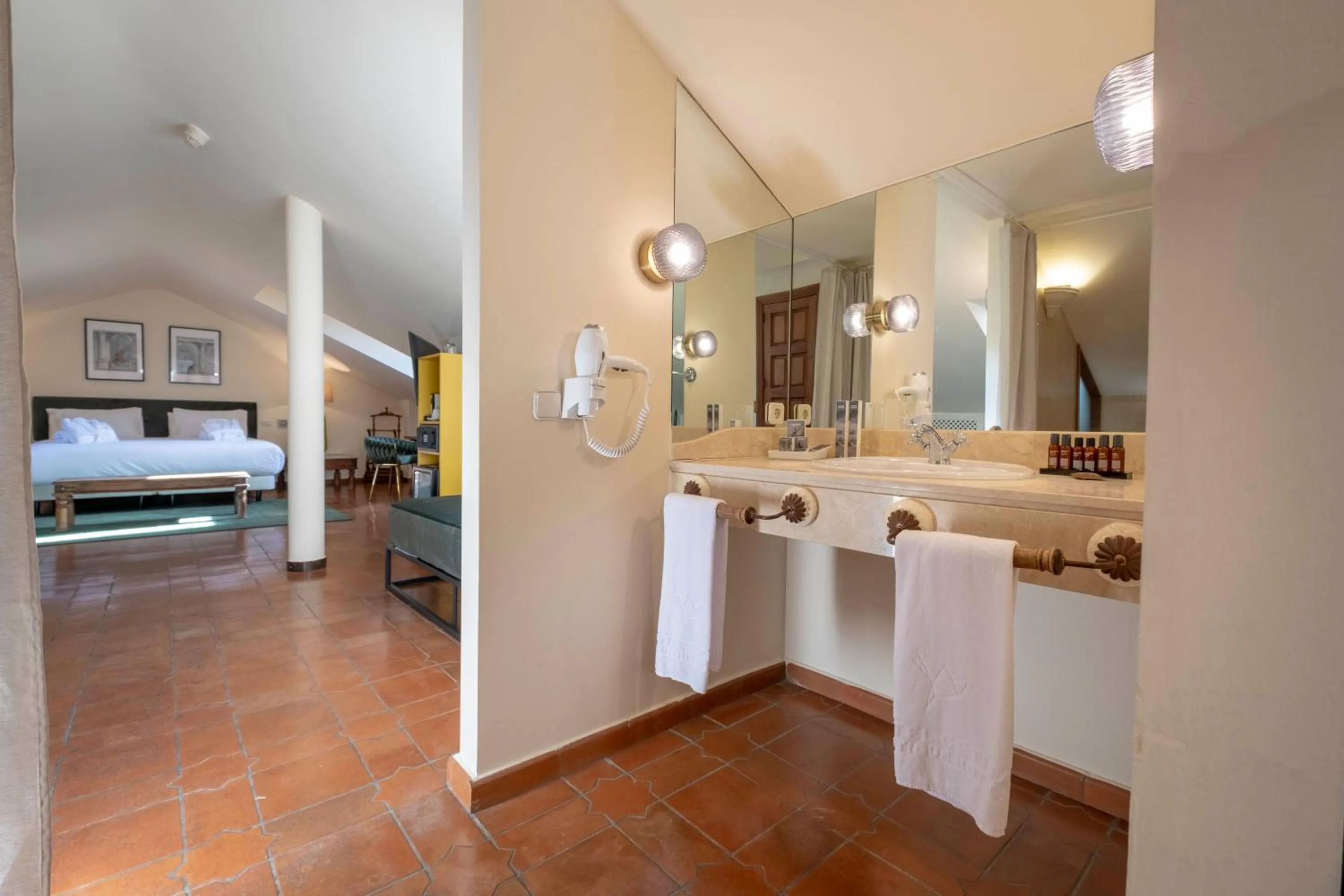 Bed in Hotel Cetina Palacio Ayala Berganza