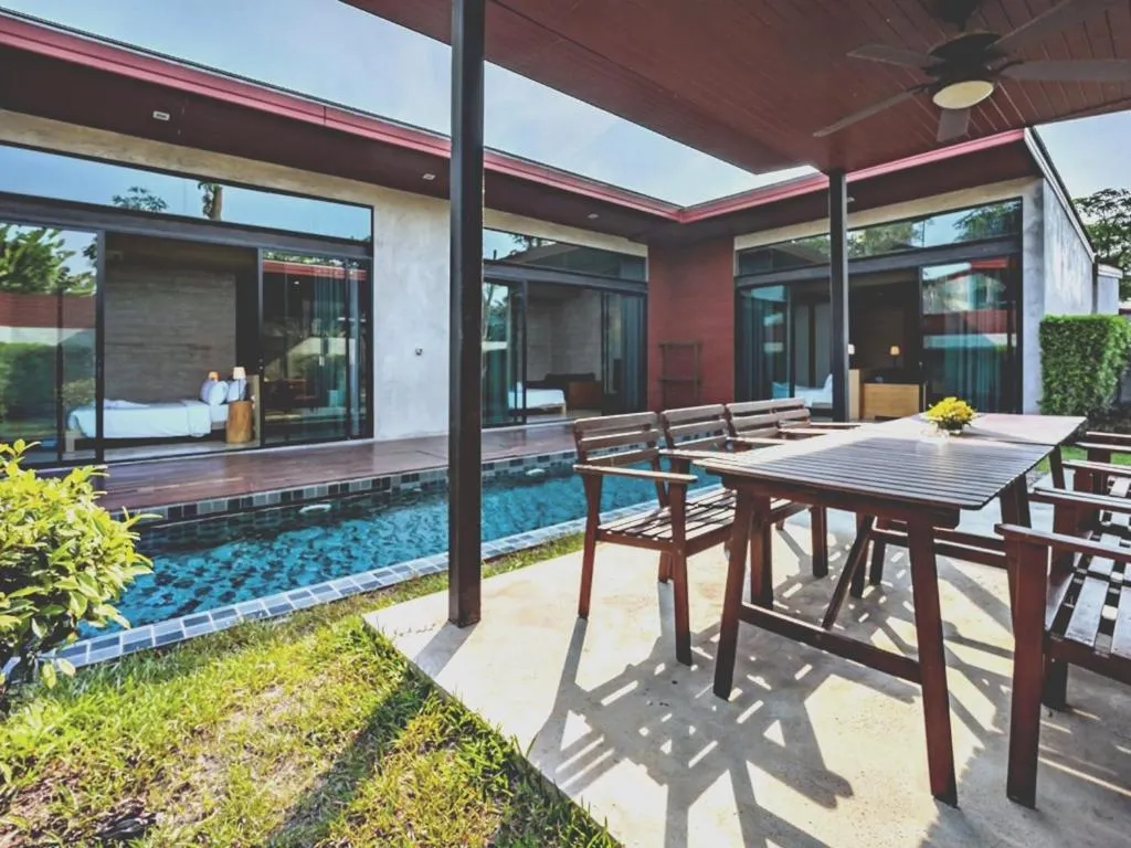 Sunday Sea Two Pool Villa Pattaya