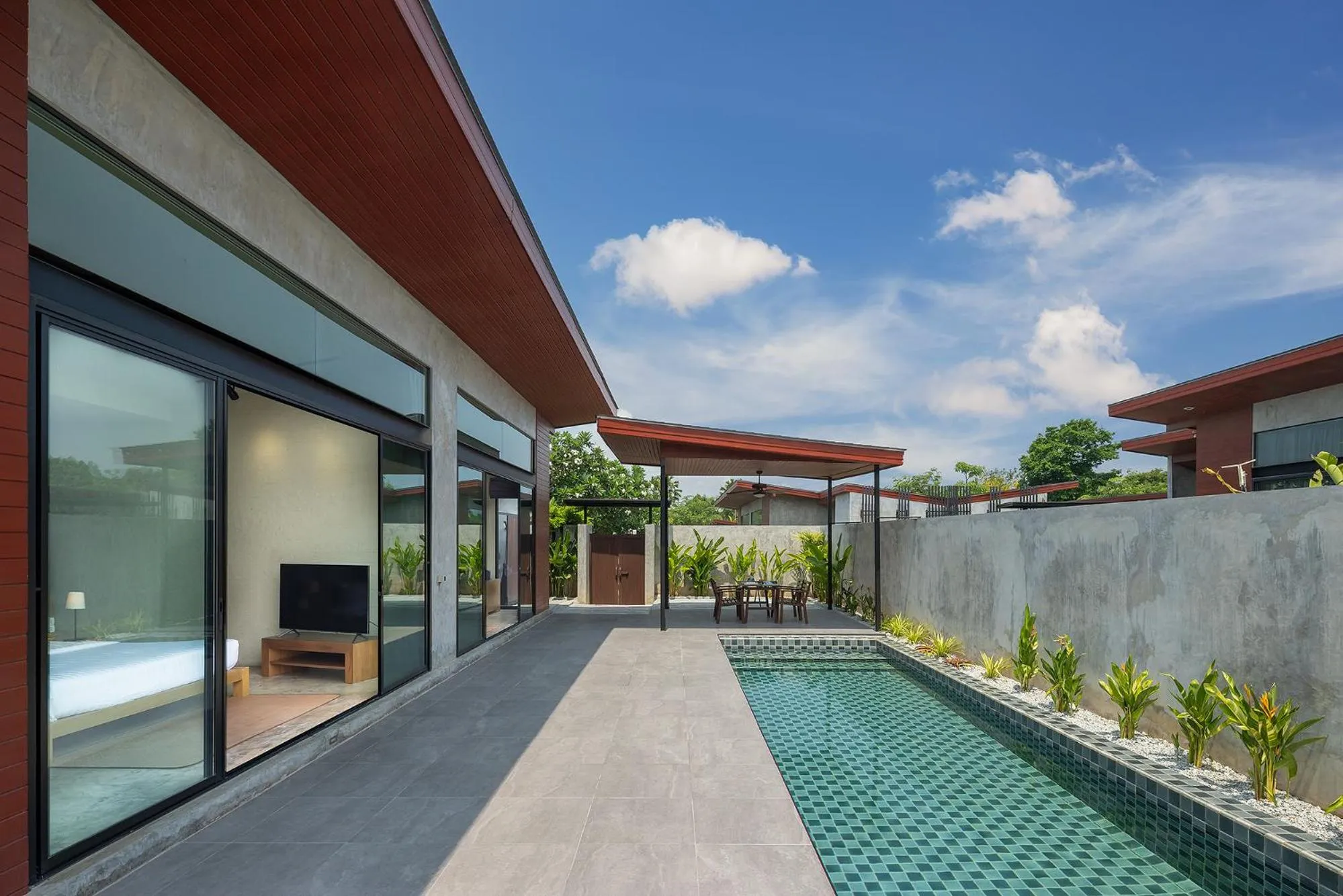 Day in Sunday Sea Two Pool Villa Pattaya