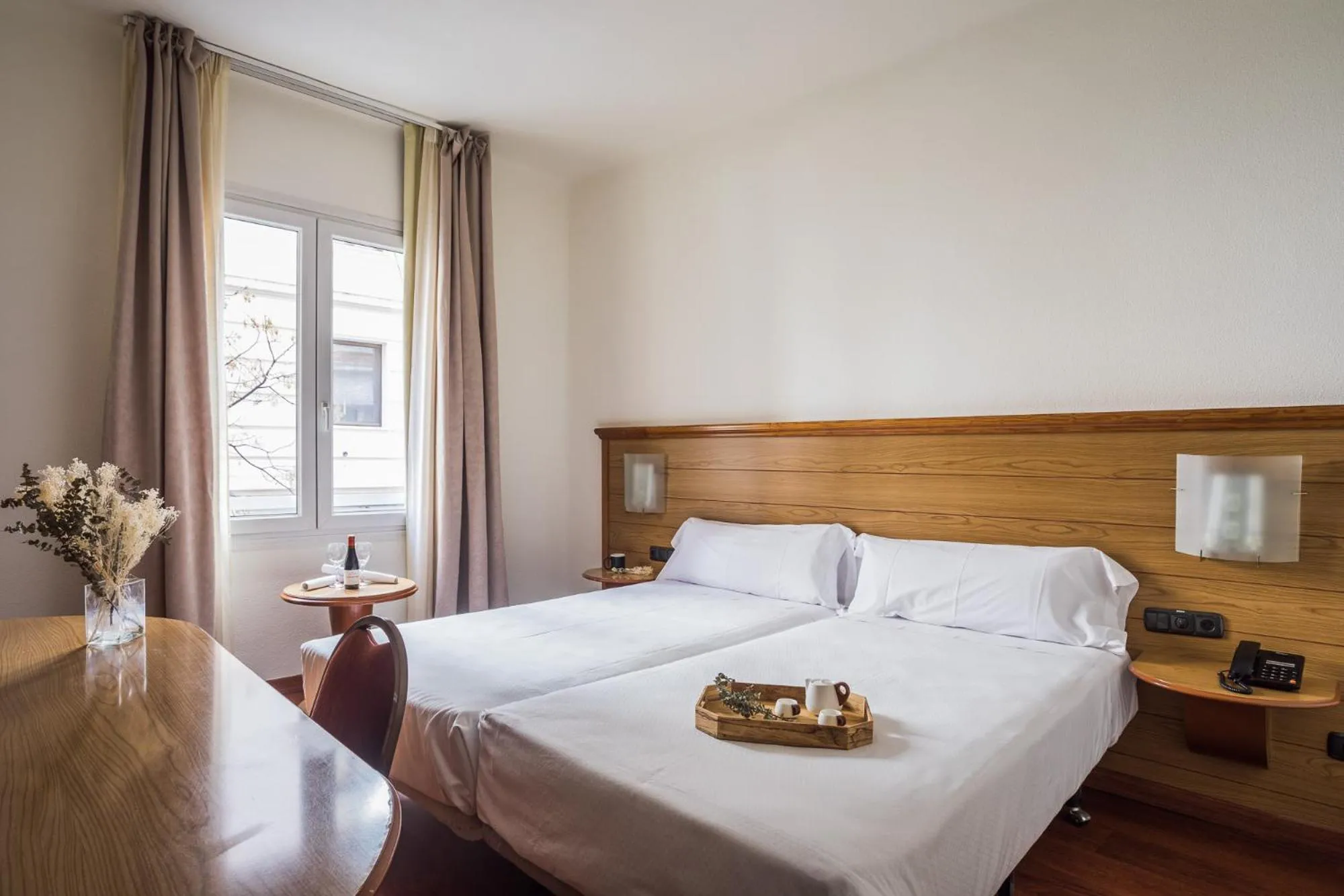 Bedroom, Bed in Negresco Gran Via