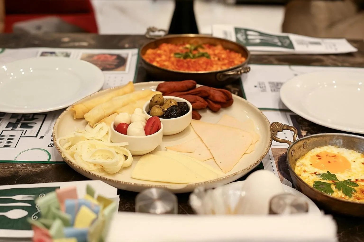 Food and drinks in AXU AIRPORT HOTEL