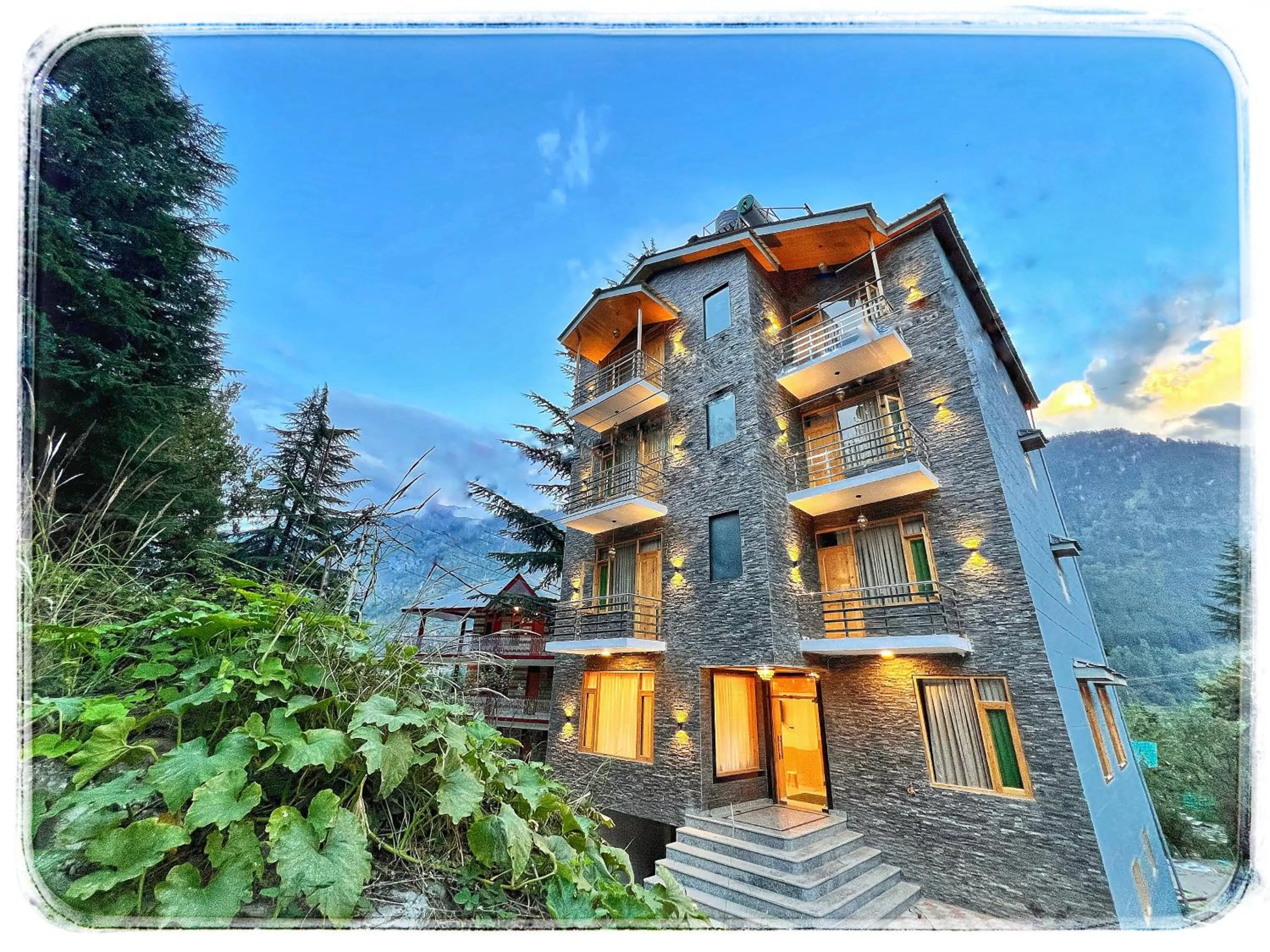 Property building in North Deodar Avenue, Manali