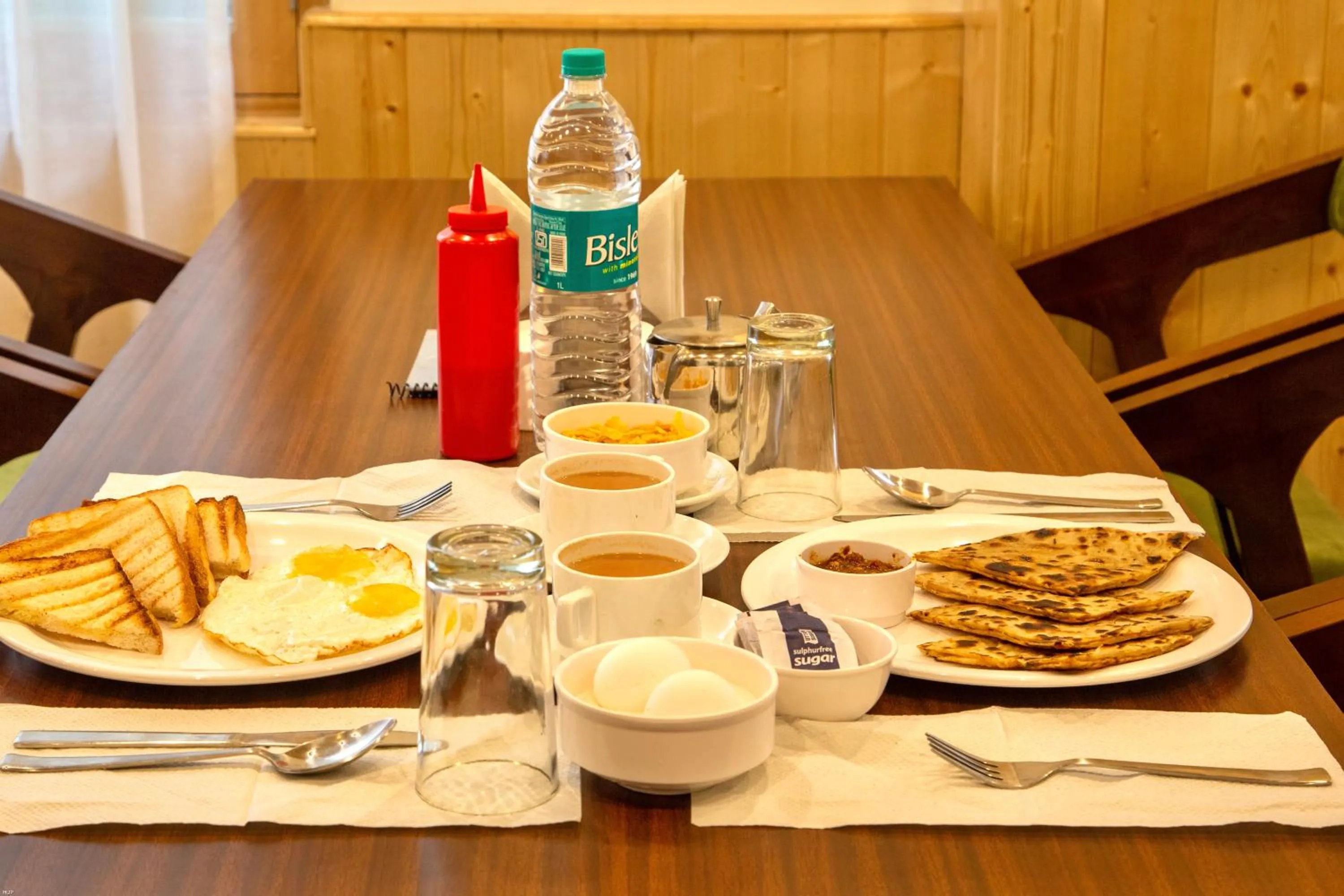 Restaurant/places to eat in North Deodar Avenue, Manali