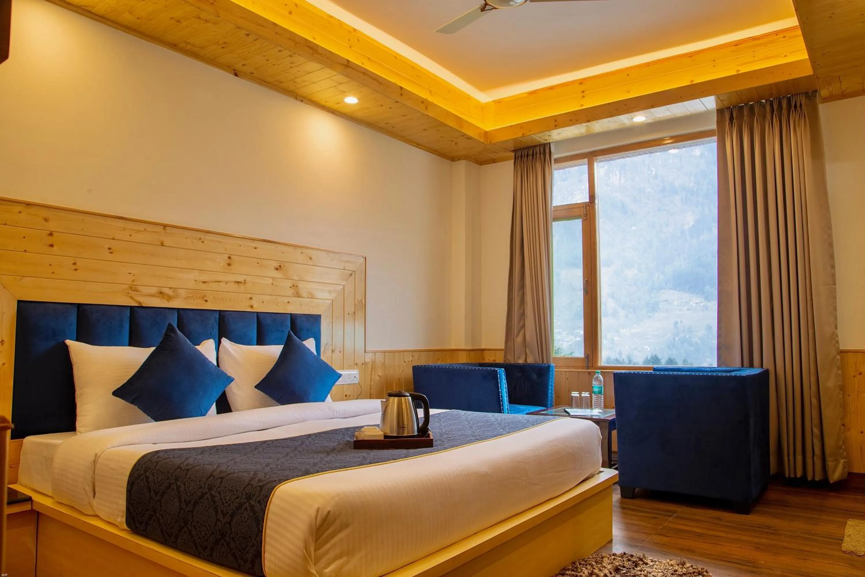Photo of the whole room, Bed in North Deodar Avenue, Manali