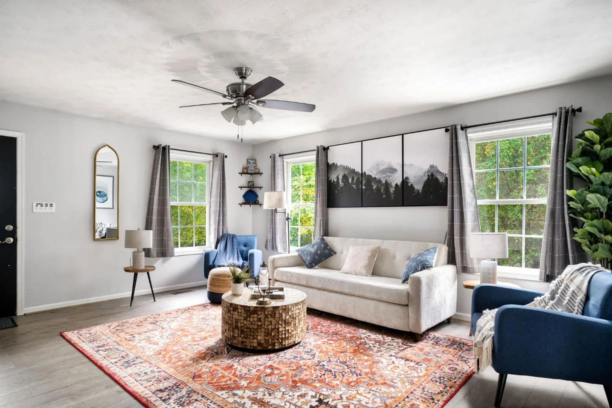 Living room in Modern decor, Hot Tub, Fire Pit & River Access!