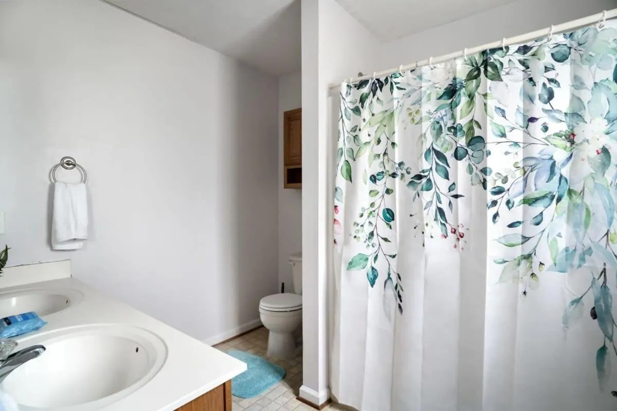 Bathroom in Modern decor, Hot Tub, Fire Pit & River Access!