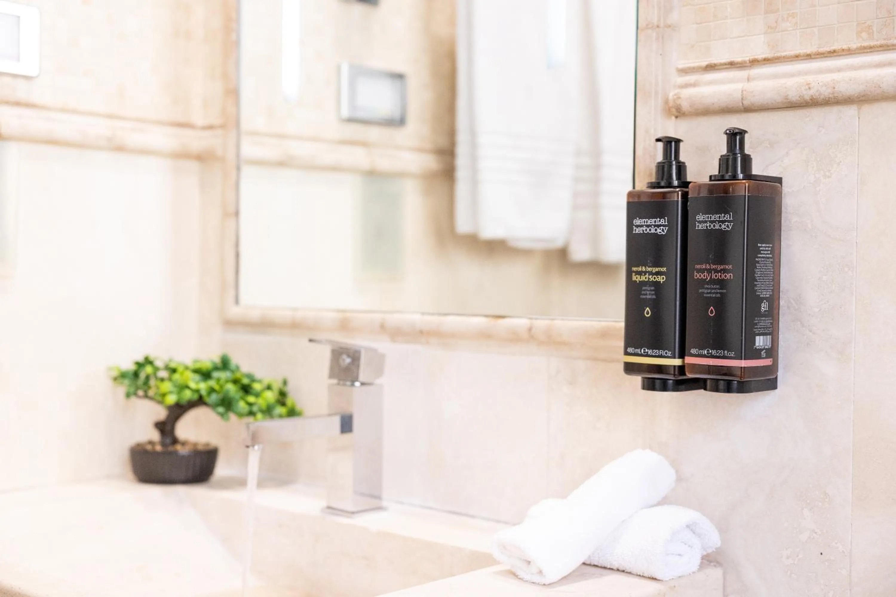 Shower in Hotel Trecento