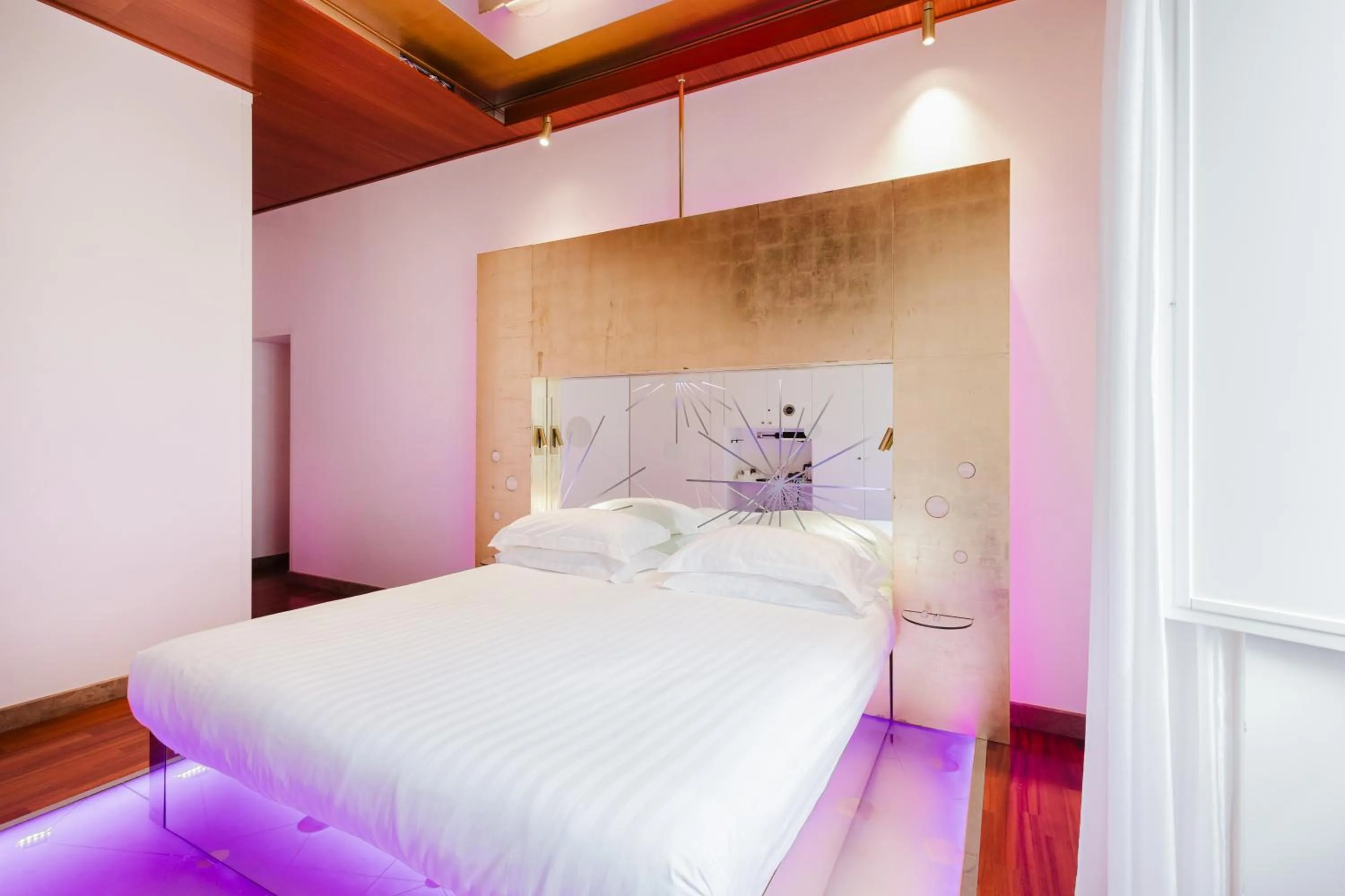 Bed in Hotel Trecento