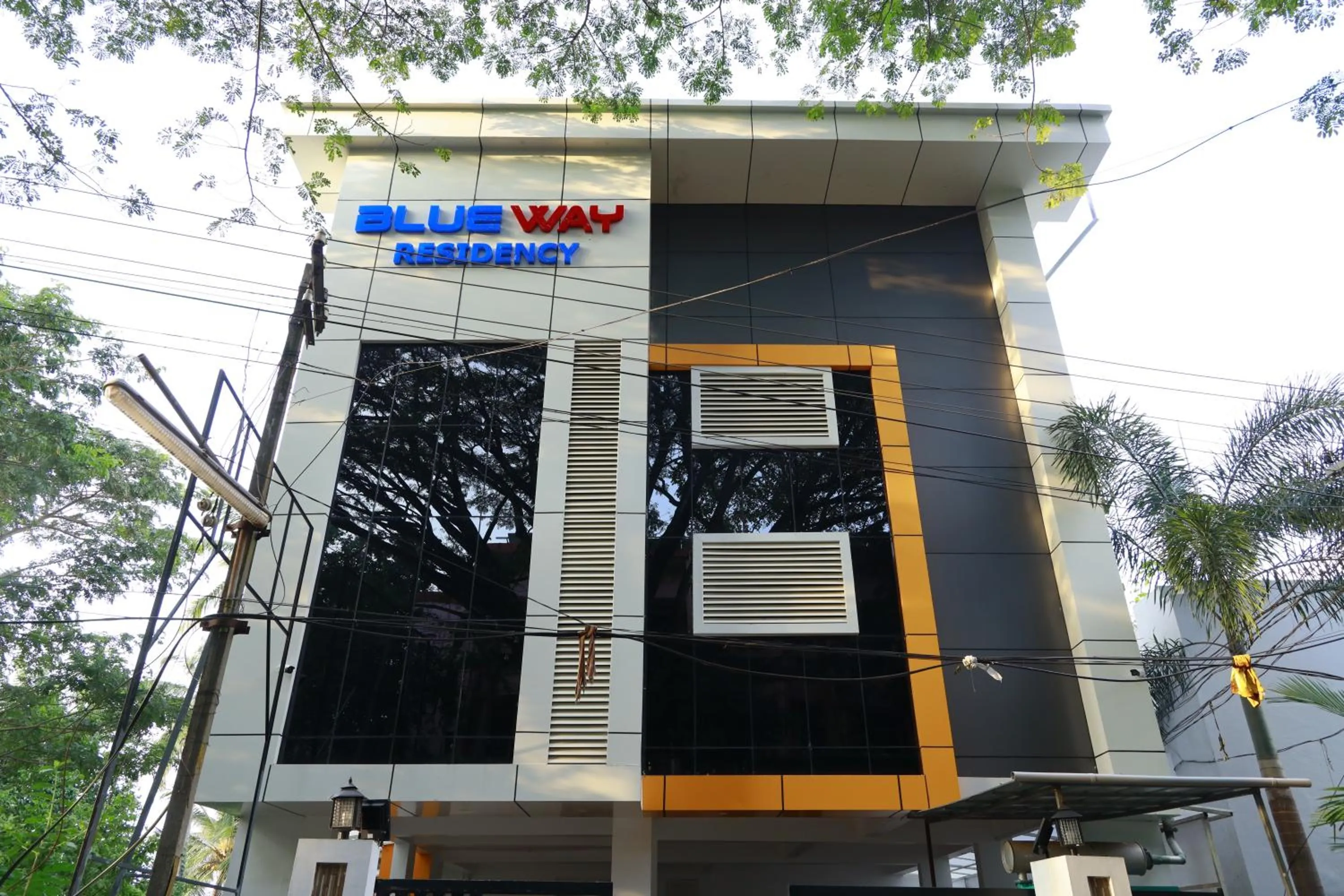 Property building in BLUEWAY RESIDENCY BUSINESS BOUTIQUE HOTEL