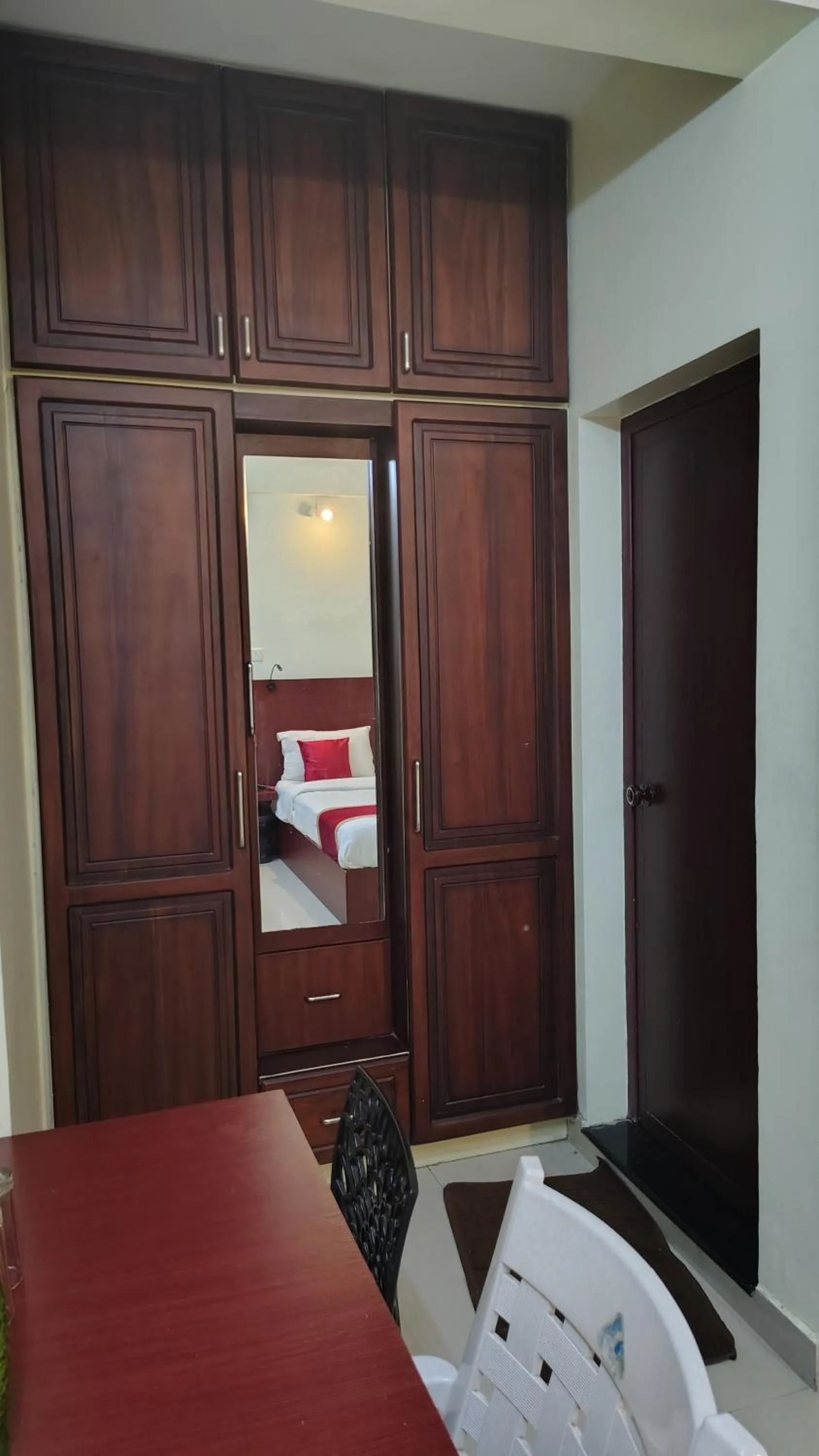 View (from property/room), Bed in BLUEWAY RESIDENCY BUSINESS BOUTIQUE HOTEL