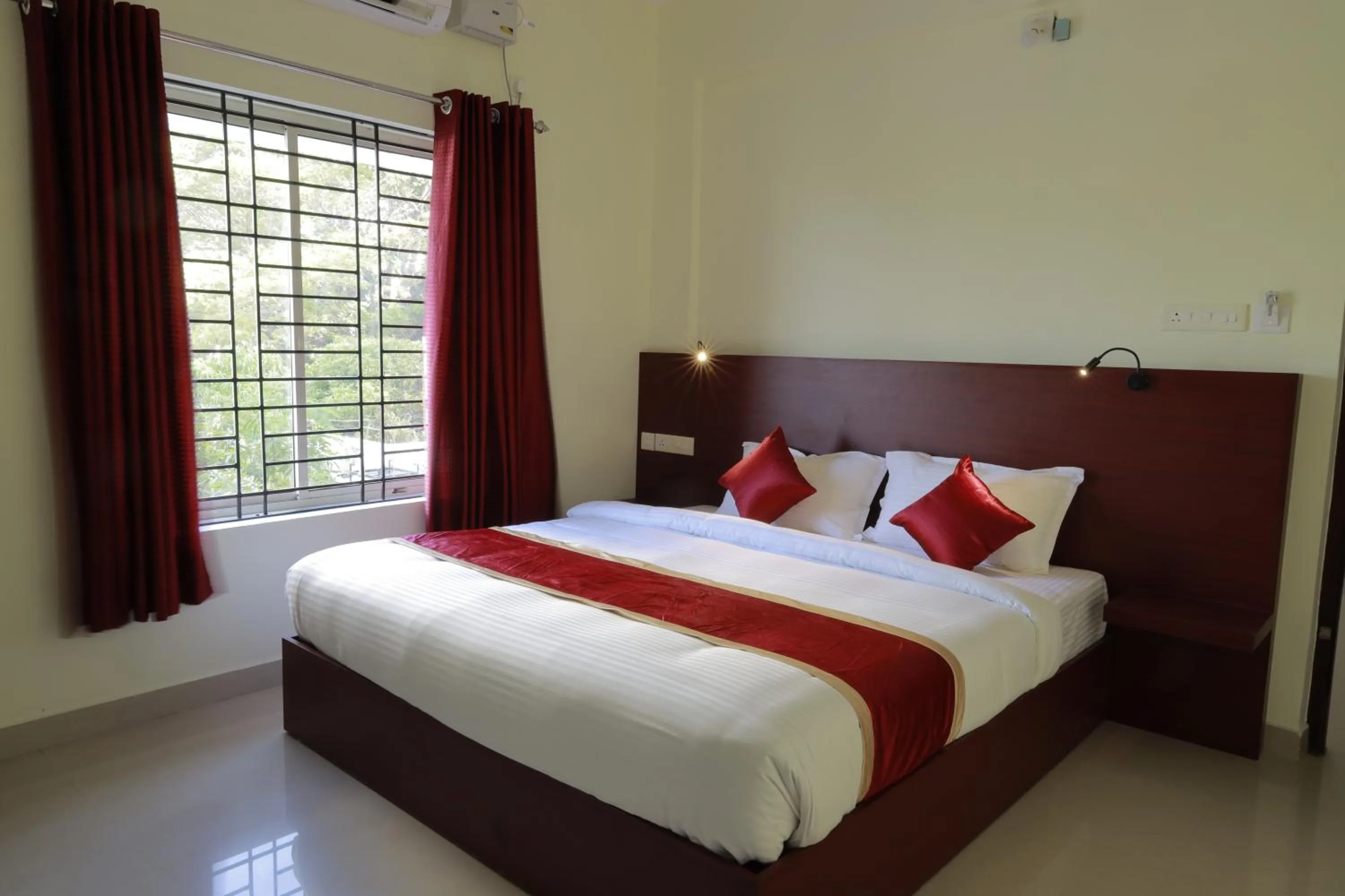 Bed in BLUEWAY RESIDENCY BUSINESS BOUTIQUE HOTEL