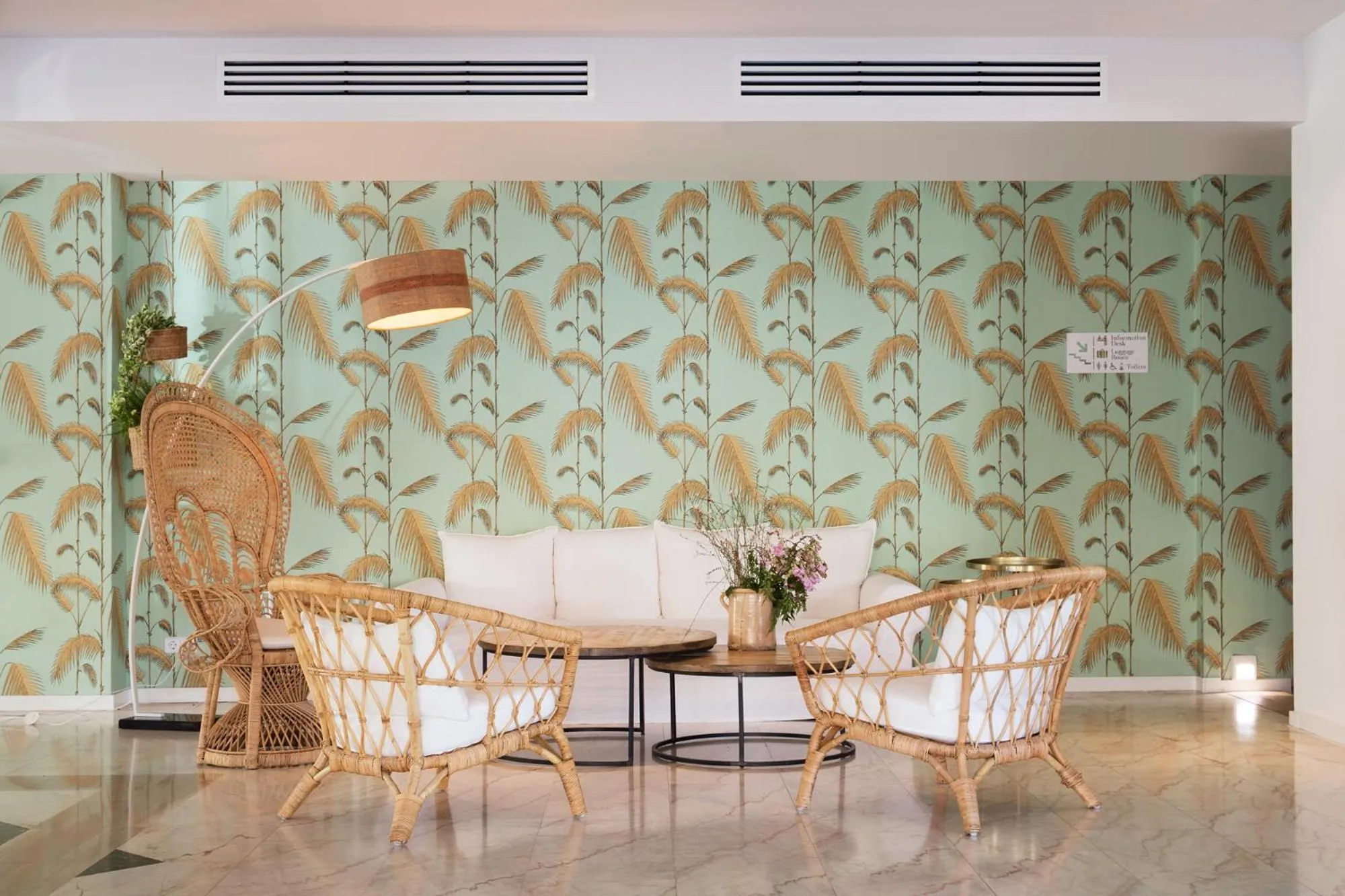 Lounge or bar in The 15th Boutique Hotel