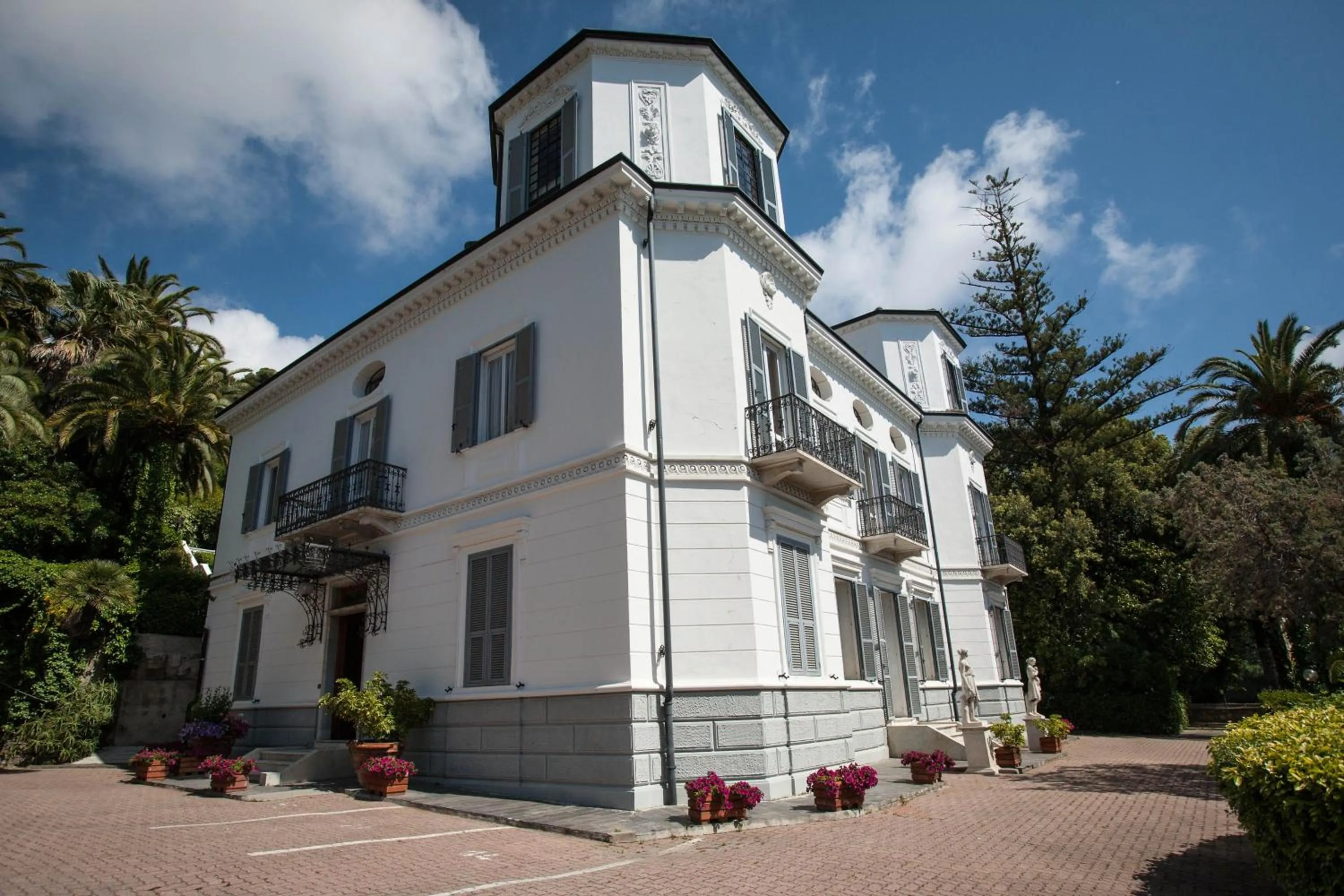 Facade/entrance in Residence RTA Villa Marina