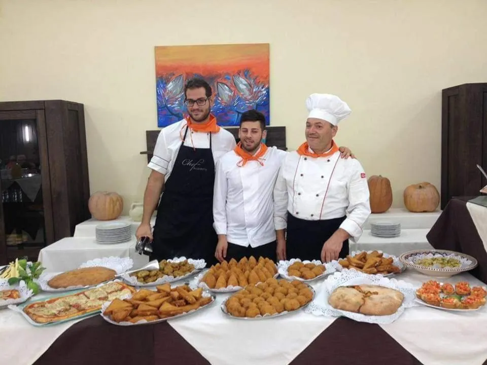 Restaurant/places to eat in Kikki Village