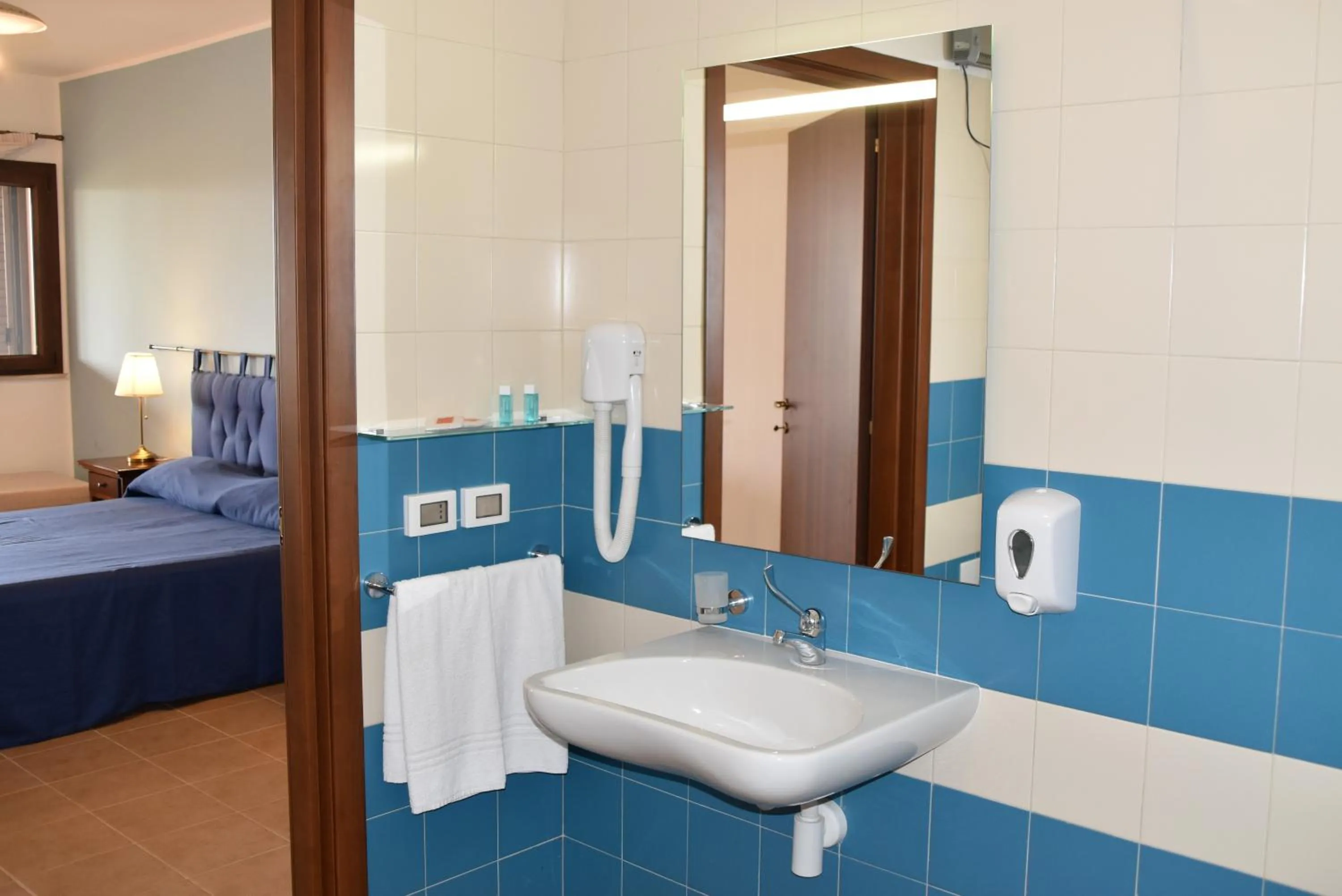 Bathroom, Bed in Kikki Village