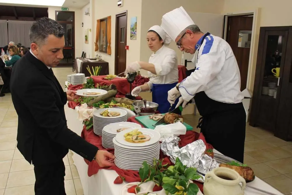 Restaurant/places to eat in Kikki Village