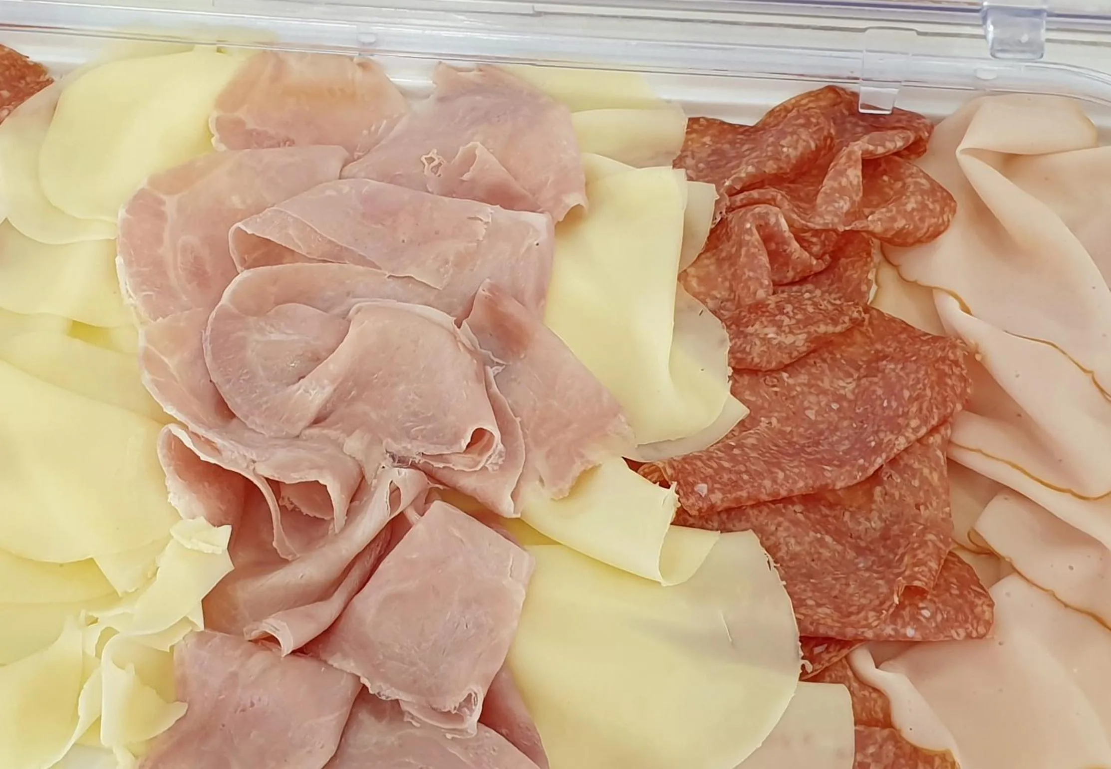 Restaurant/places to eat in Kikki Village