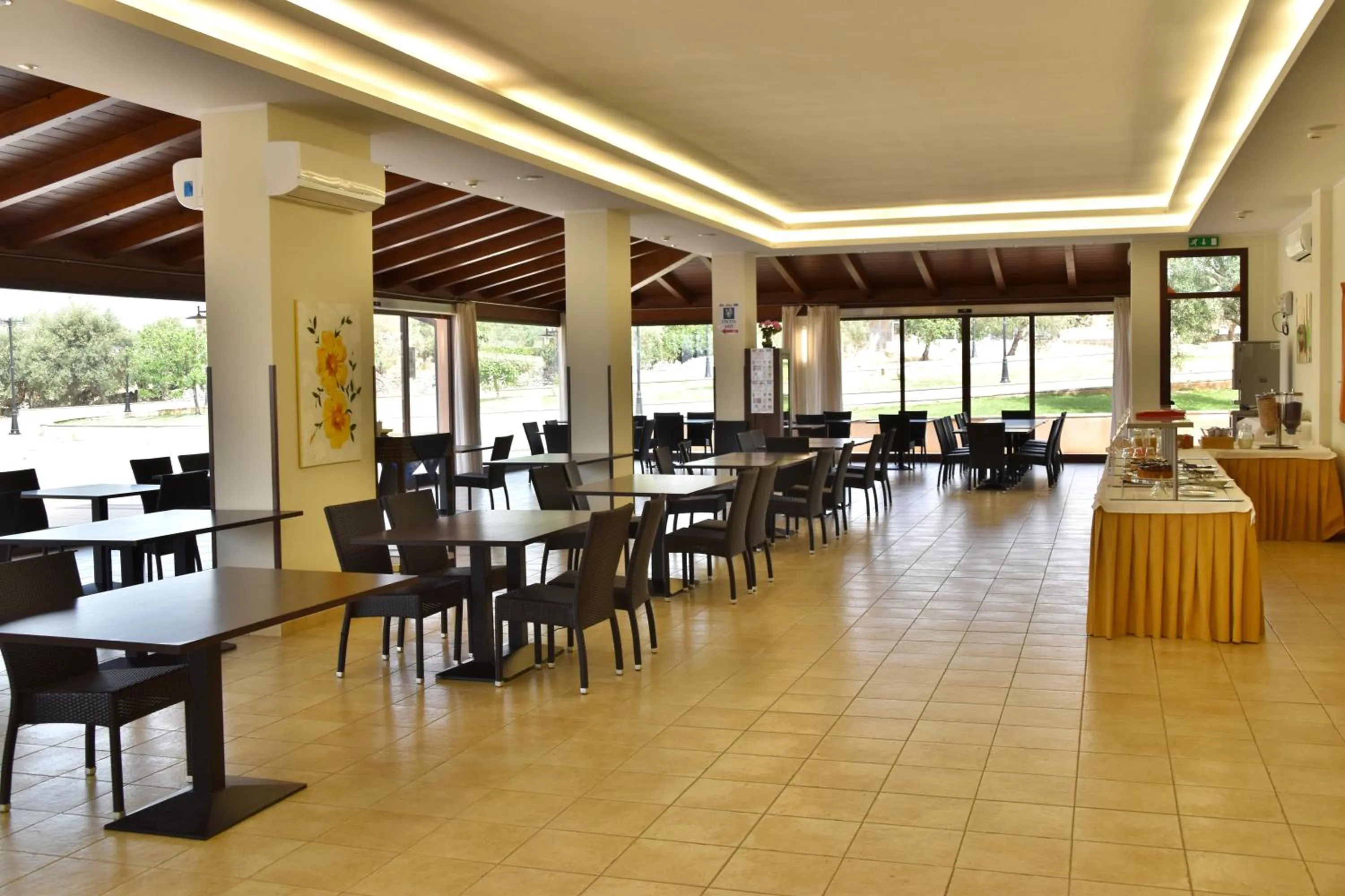 Restaurant/places to eat in Kikki Village