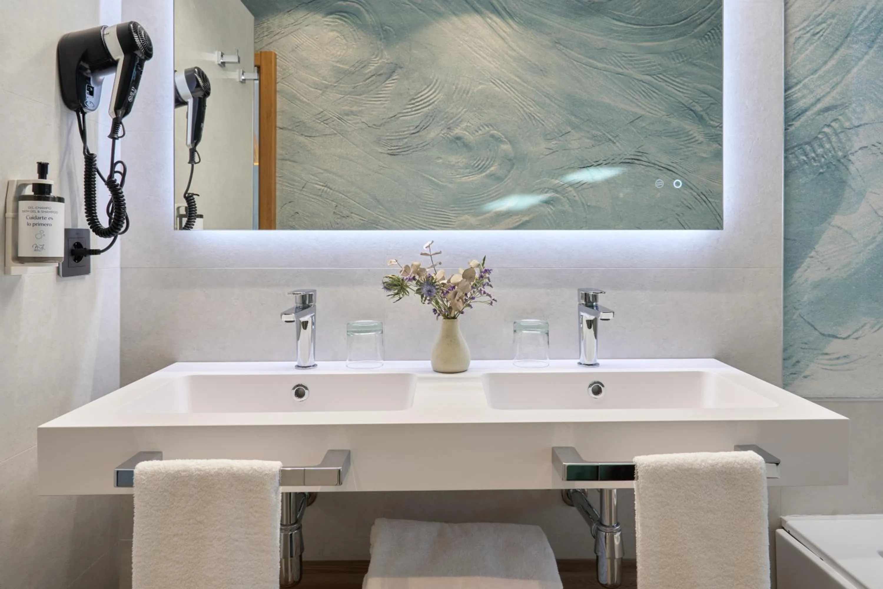 Bathroom in Hotel Macià Doñana