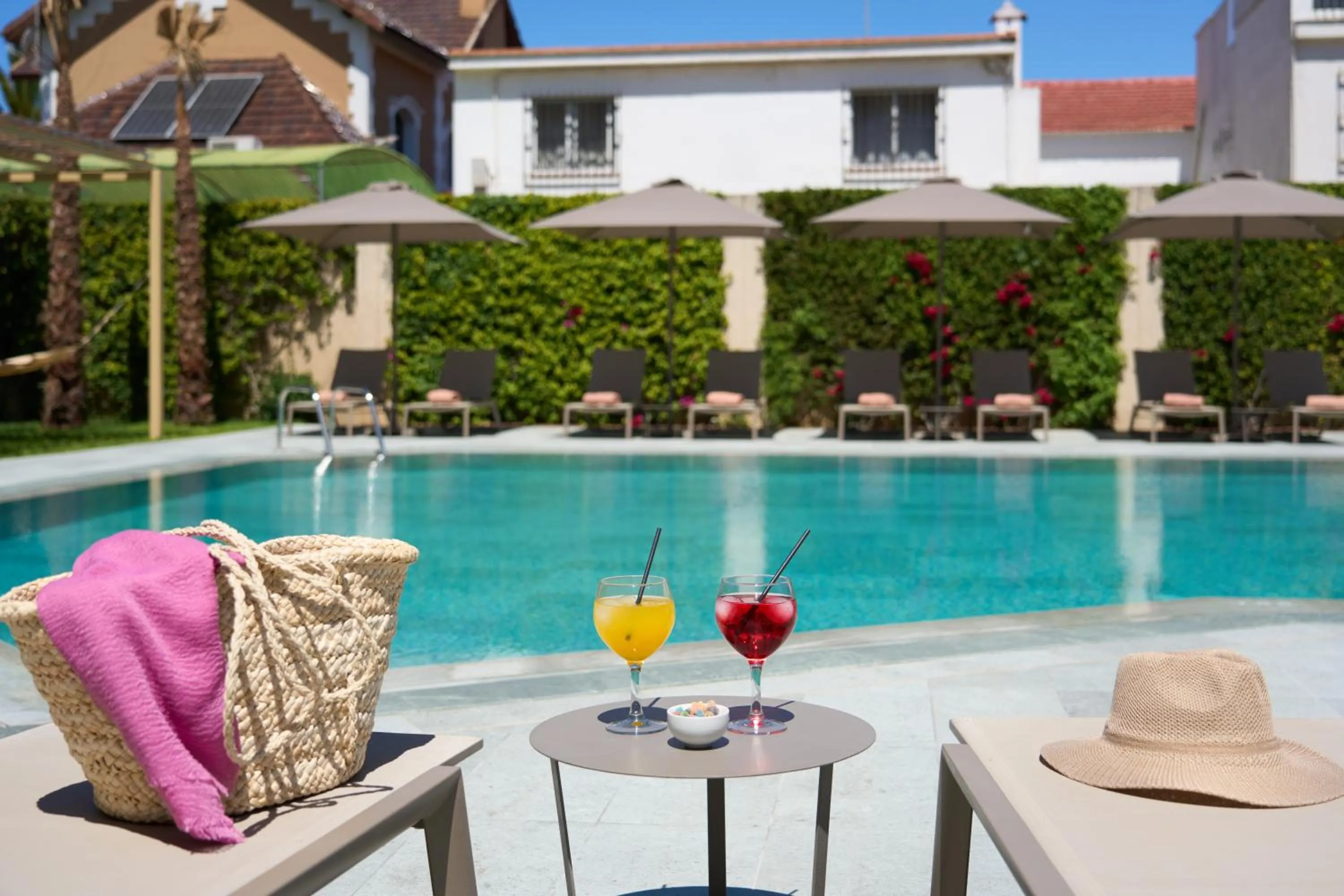 Swimming pool in Hotel Macià Doñana