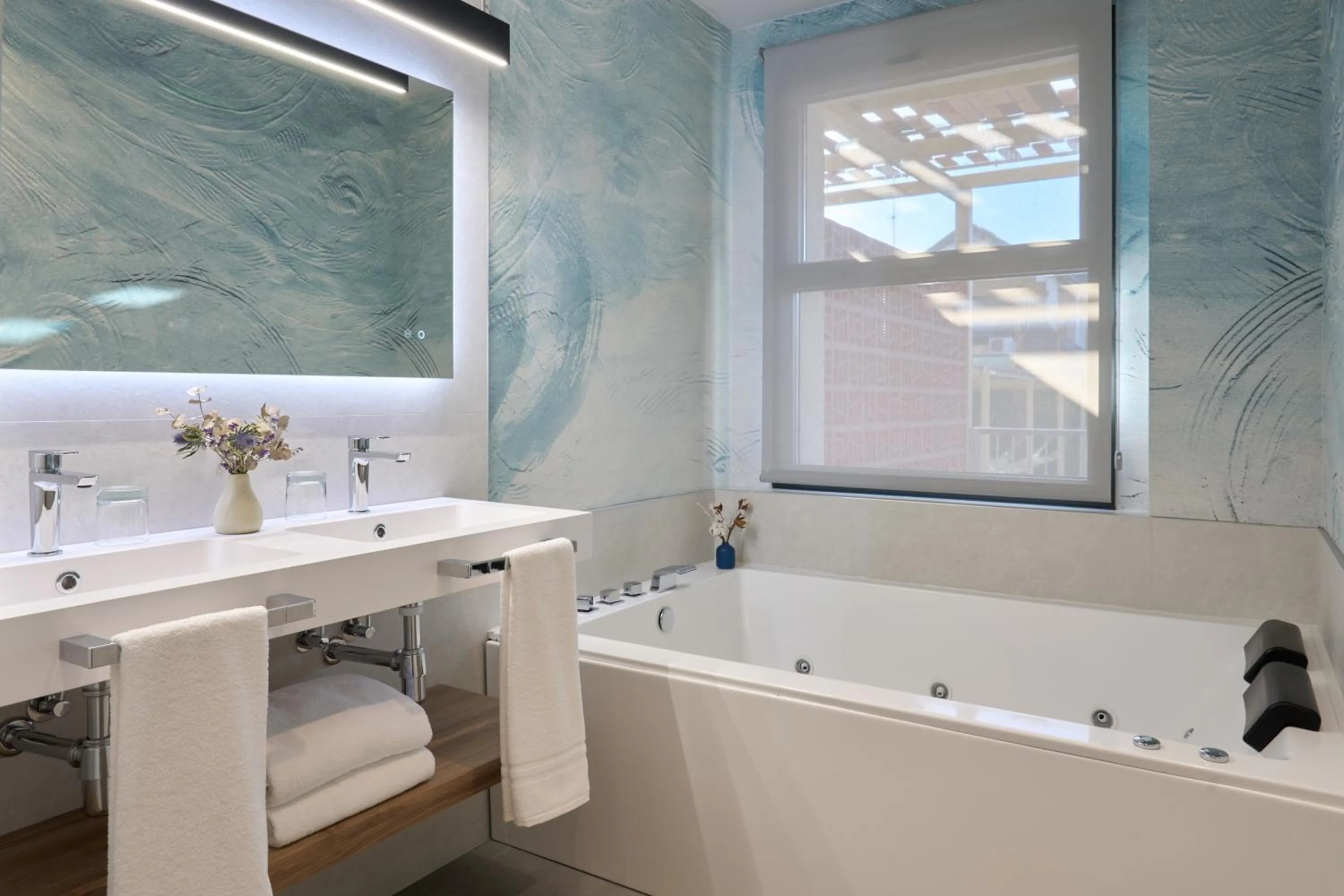 Hot Tub in Hotel Macià Doñana