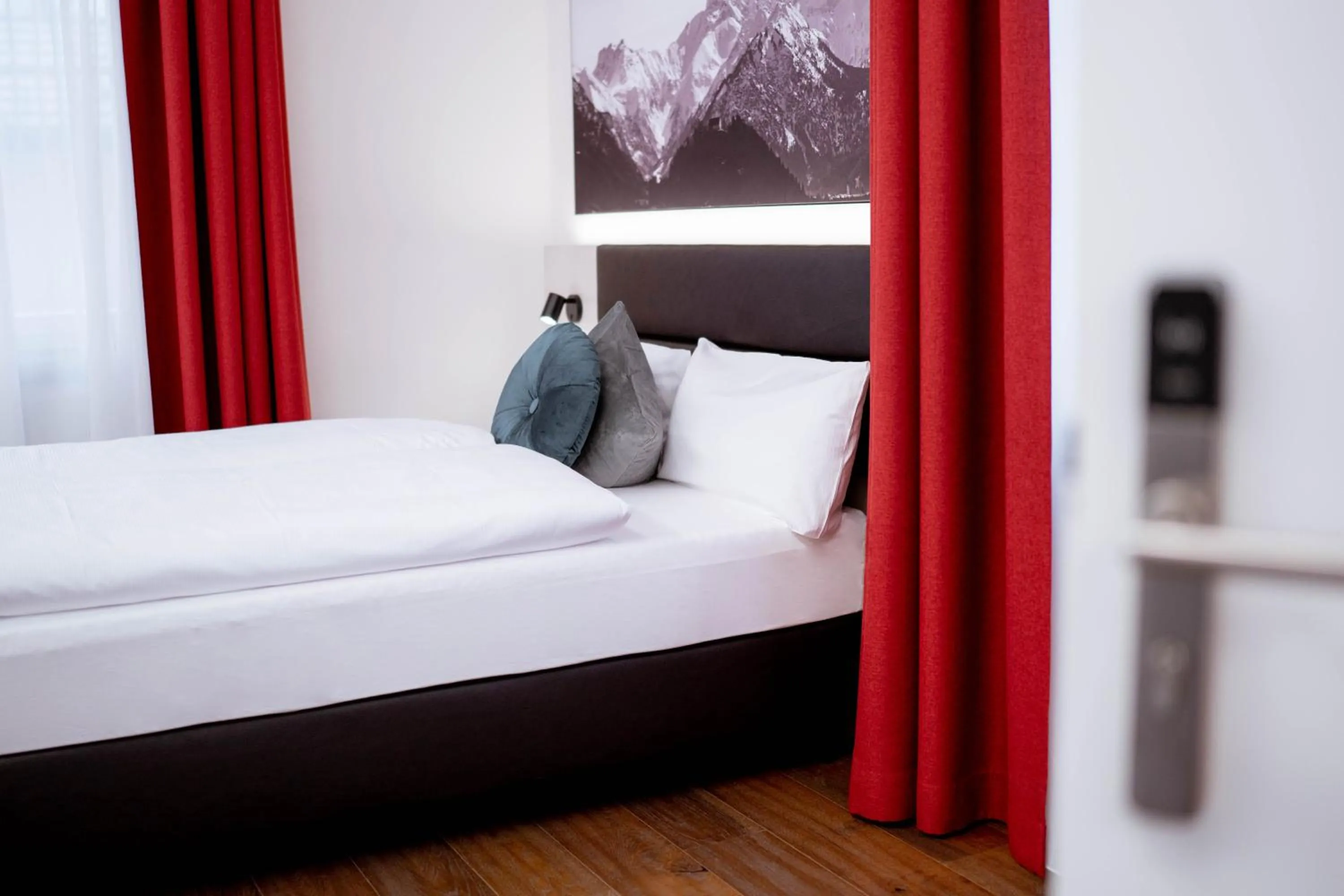 Bed in Reos Hotel Wangen