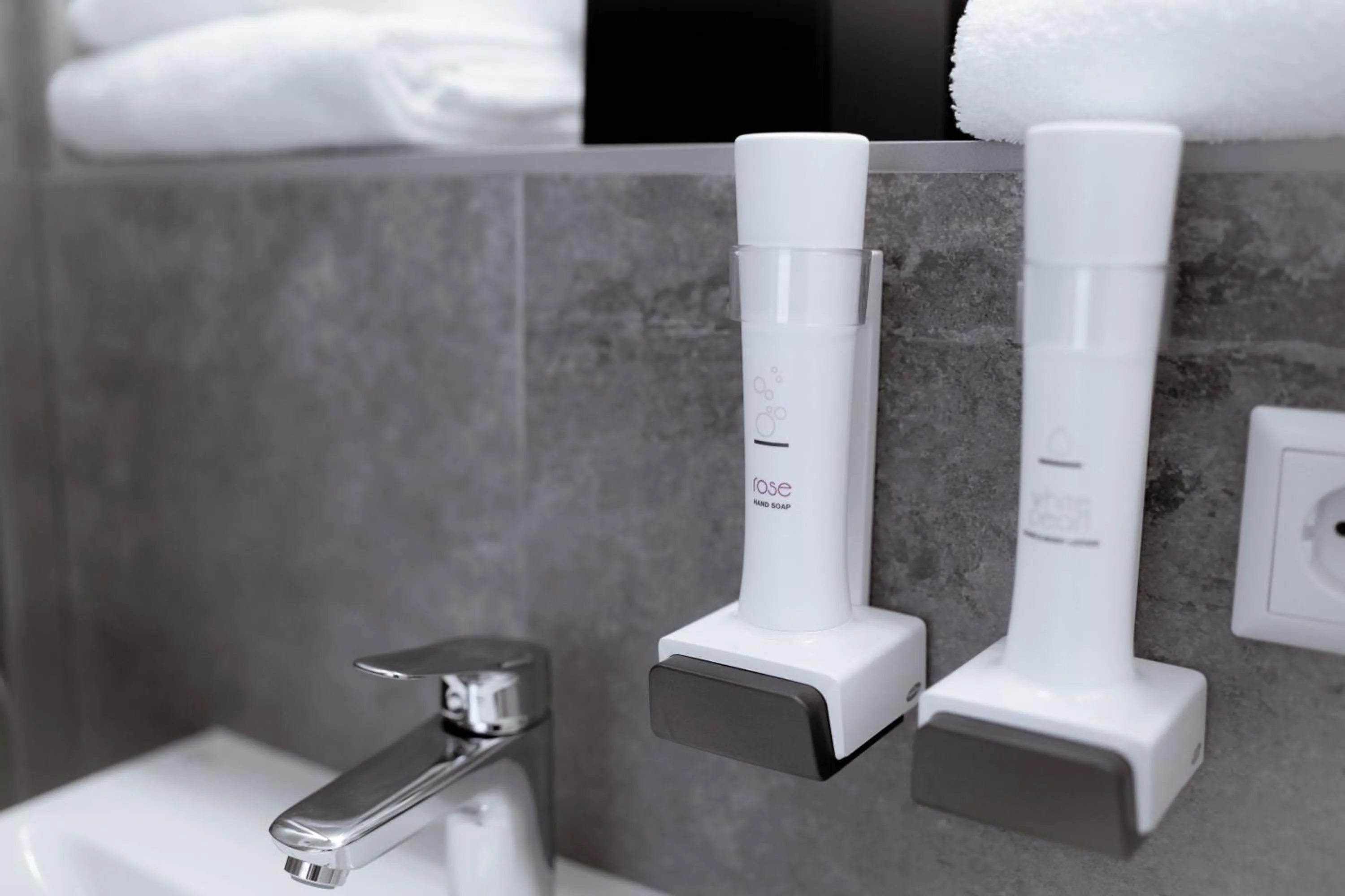 Toilet in Reos Hotel Wangen