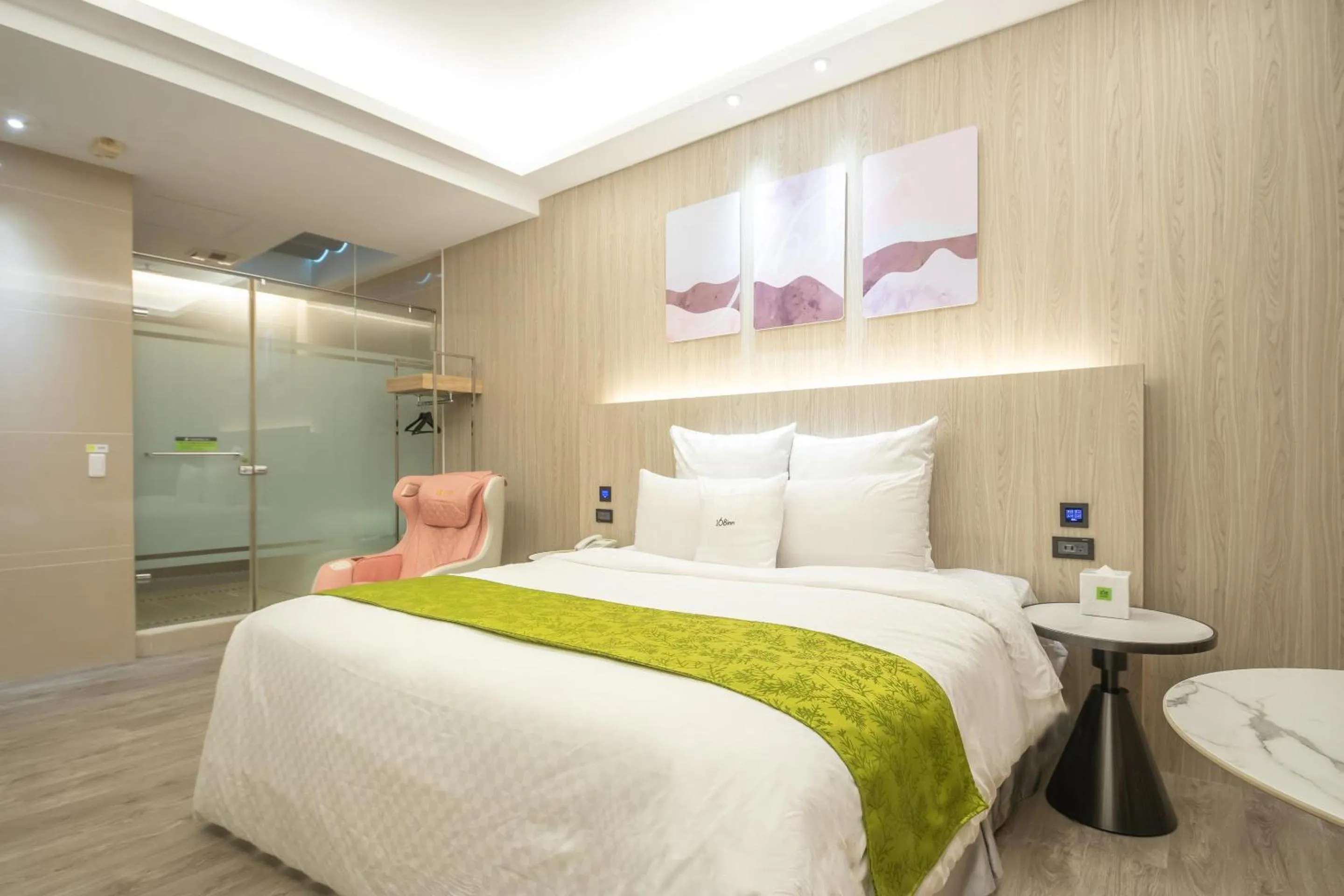 Restaurant/places to eat, Bed in 168 Motel-Taoyuan