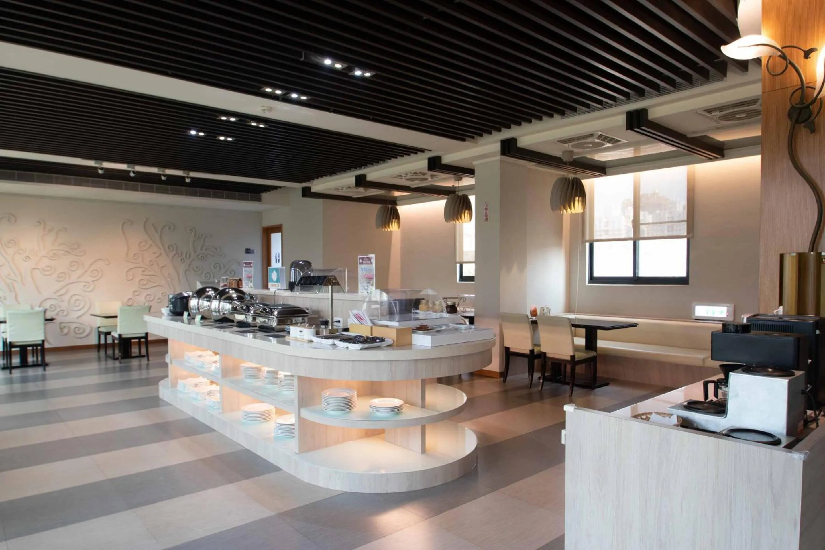 Restaurant/places to eat in Six Star Motel-Zhongli