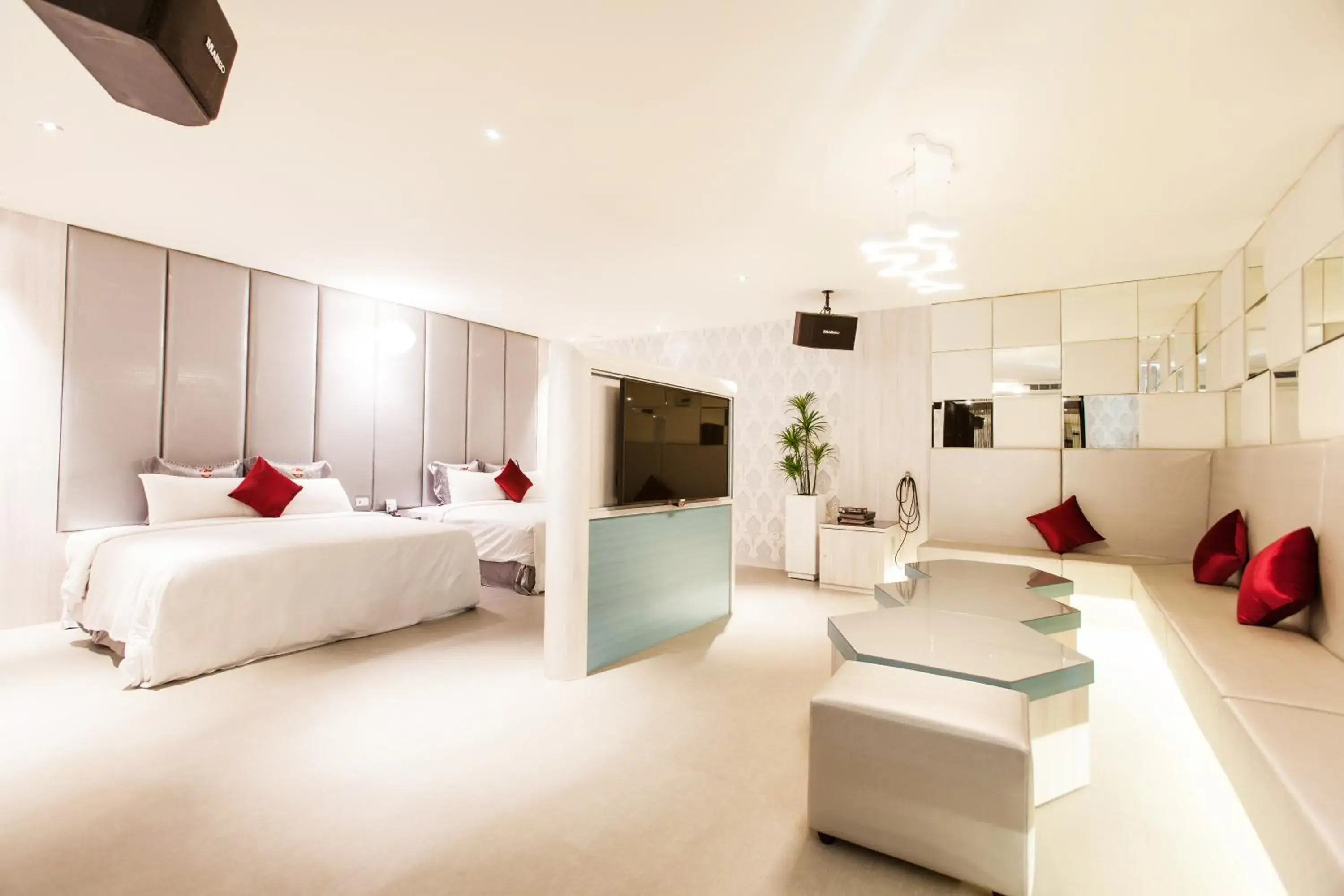 Quadruple Room with KTV in Six Star Motel-Zhongli Quadruple Room with KTV in Six Star Motel-Zhongli