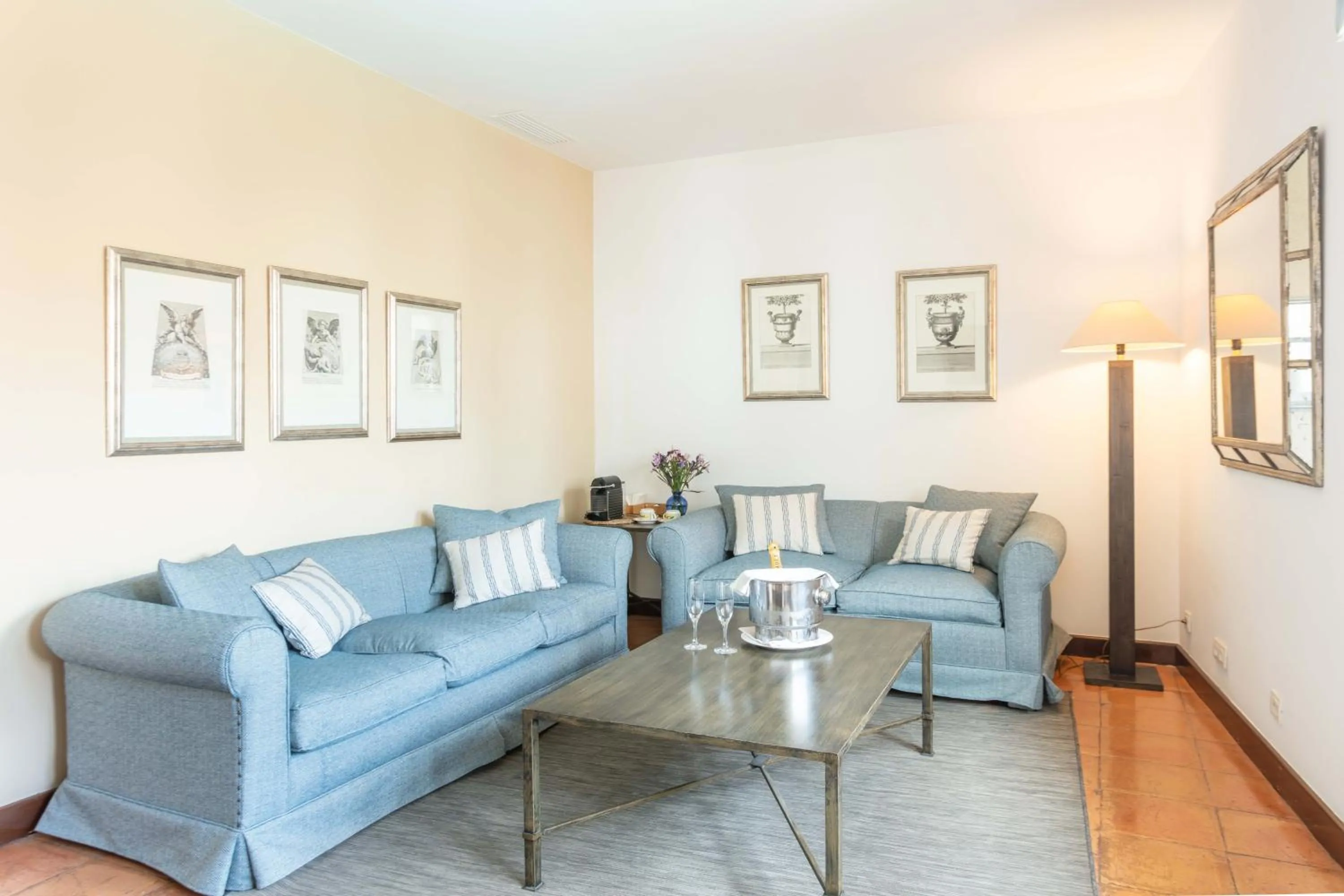 Living room in Hotel Puerta de la Luna