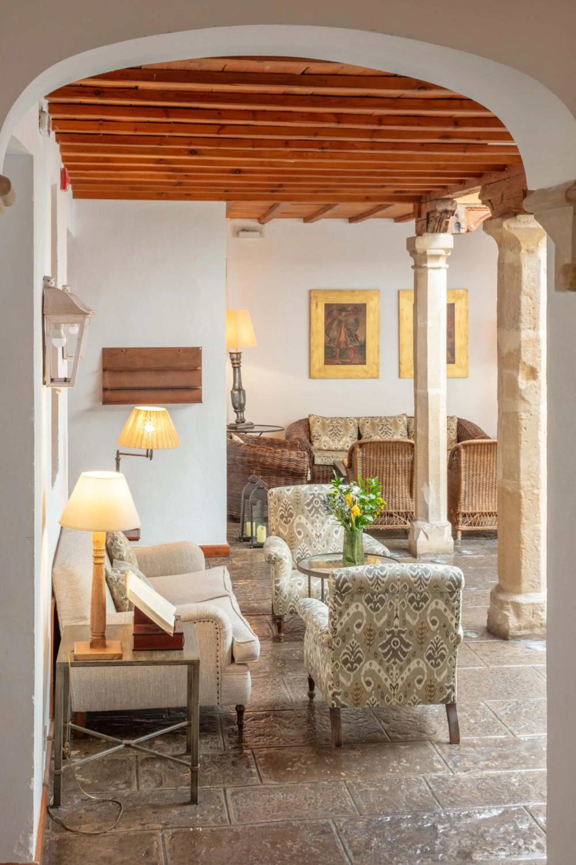 Patio in Hotel Puerta de la Luna