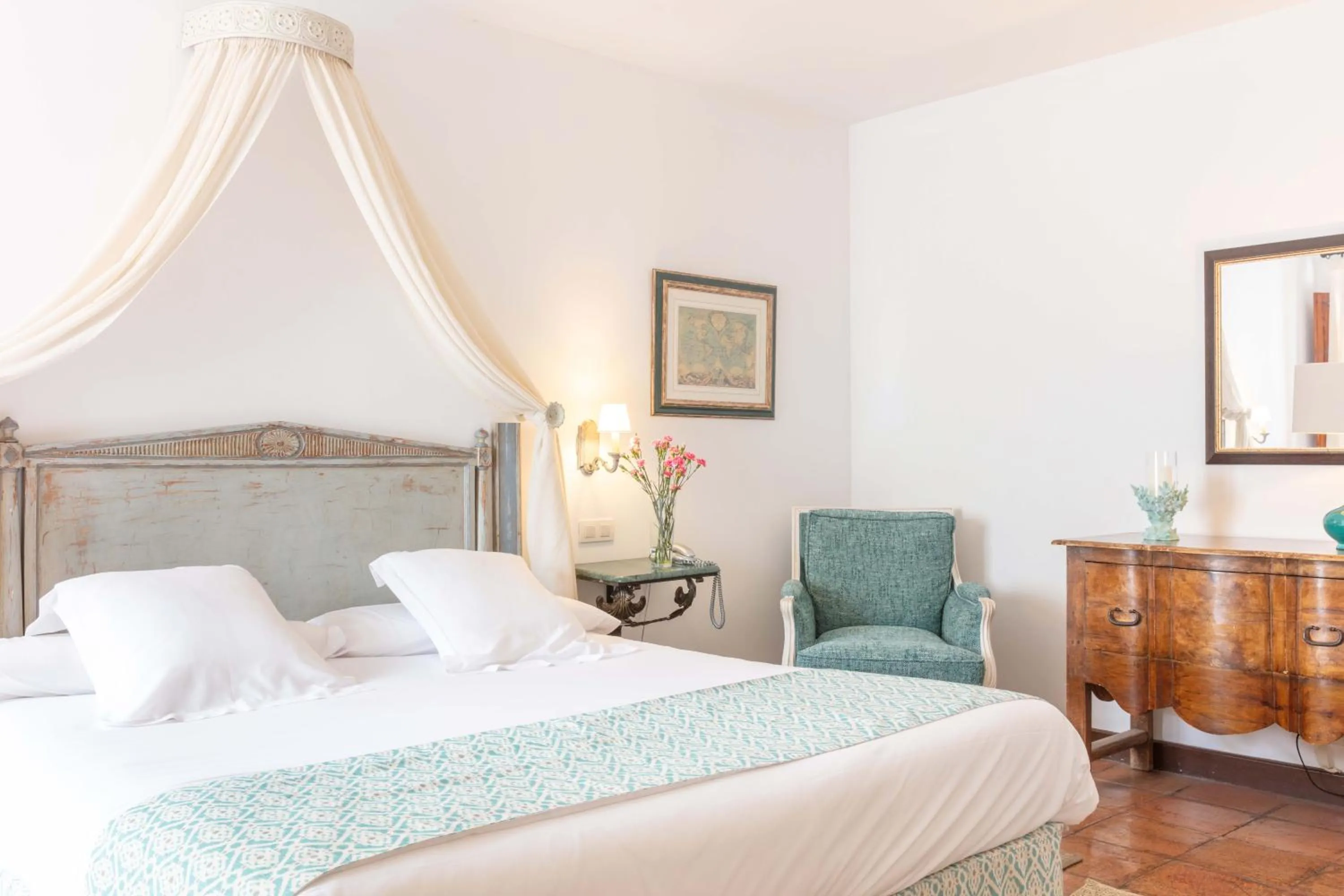 Photo of the whole room, Bed in Hotel Puerta de la Luna