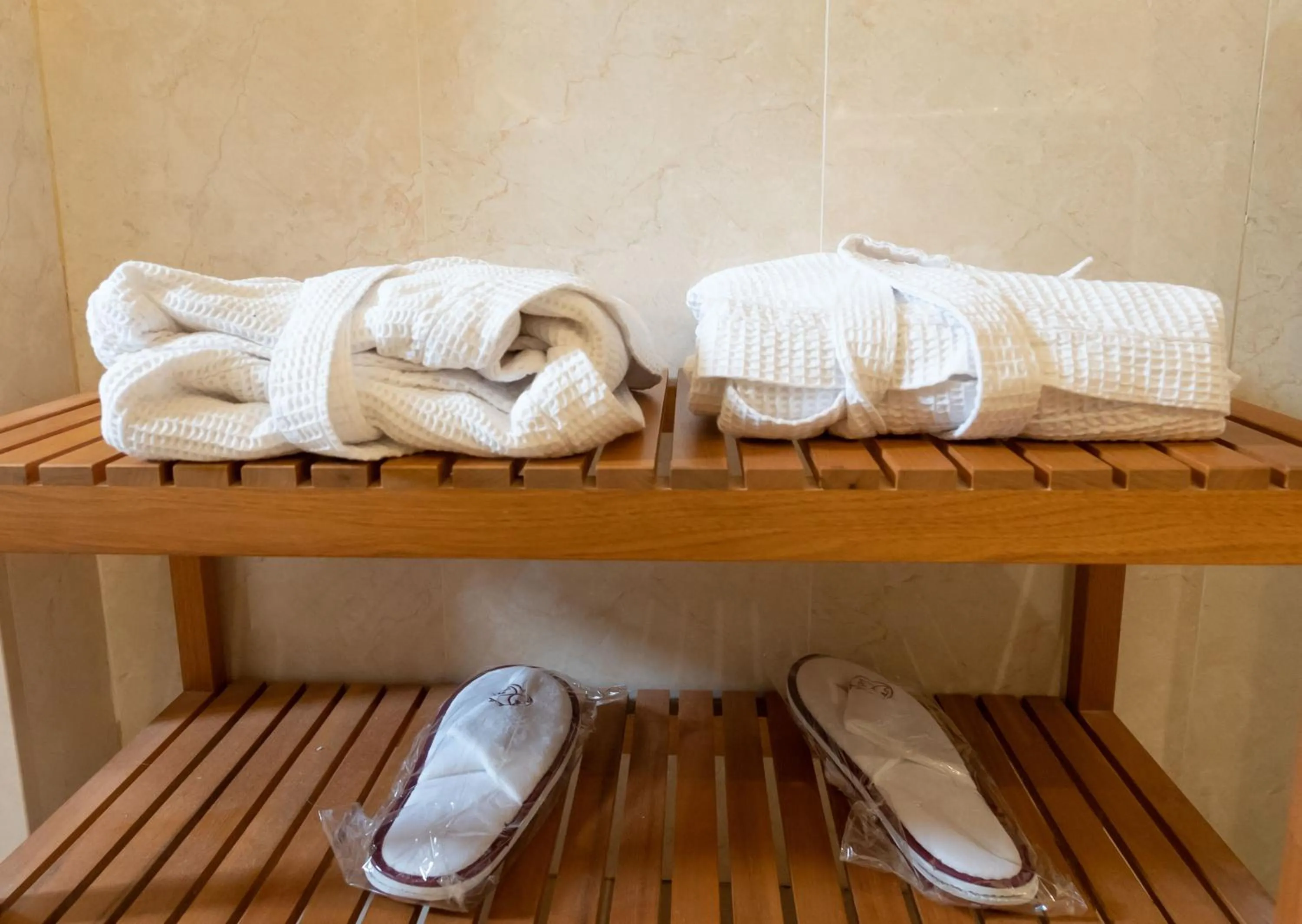 towels in Hotel Puerta de la Luna