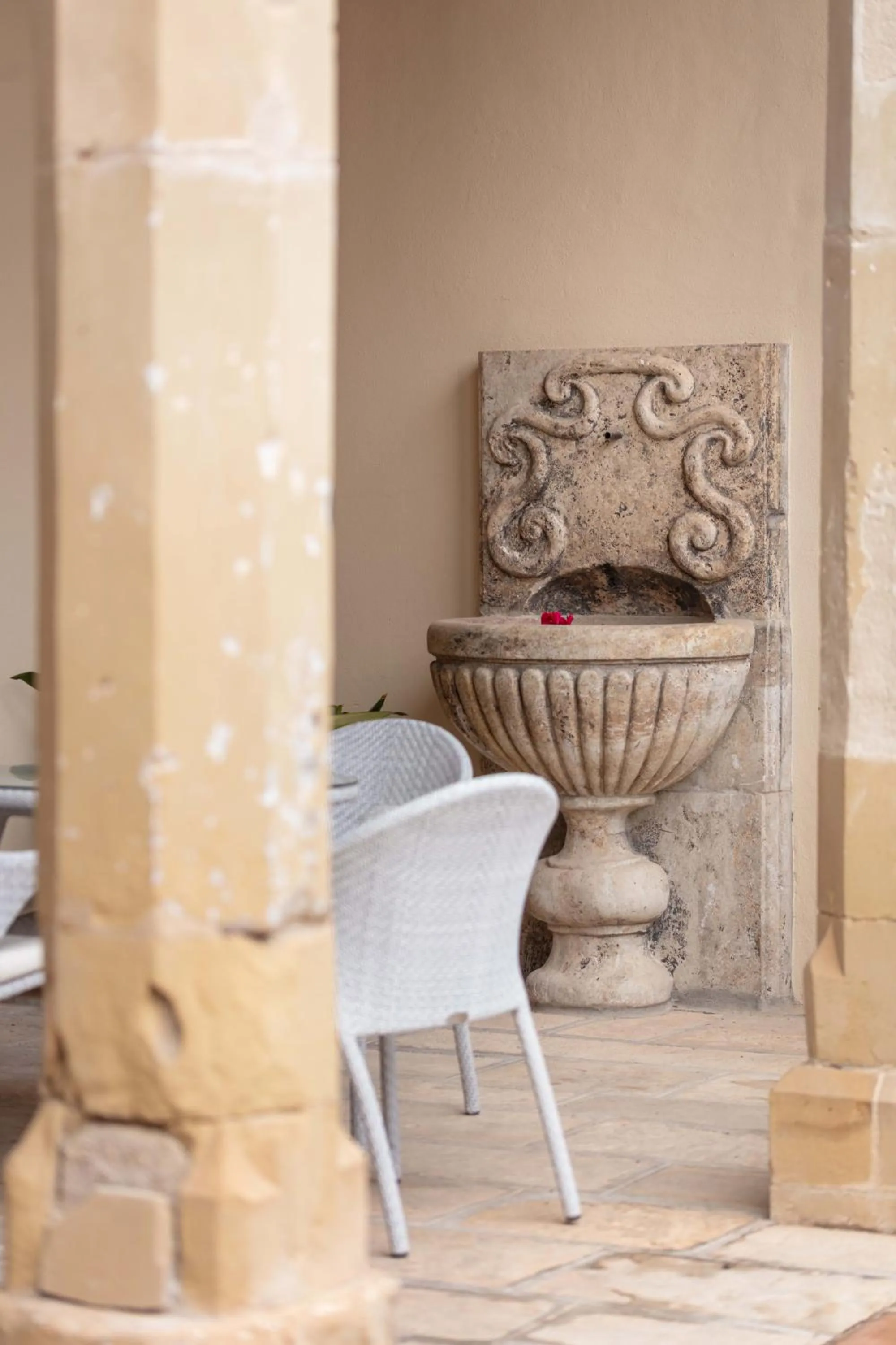 Patio in Hotel Puerta de la Luna