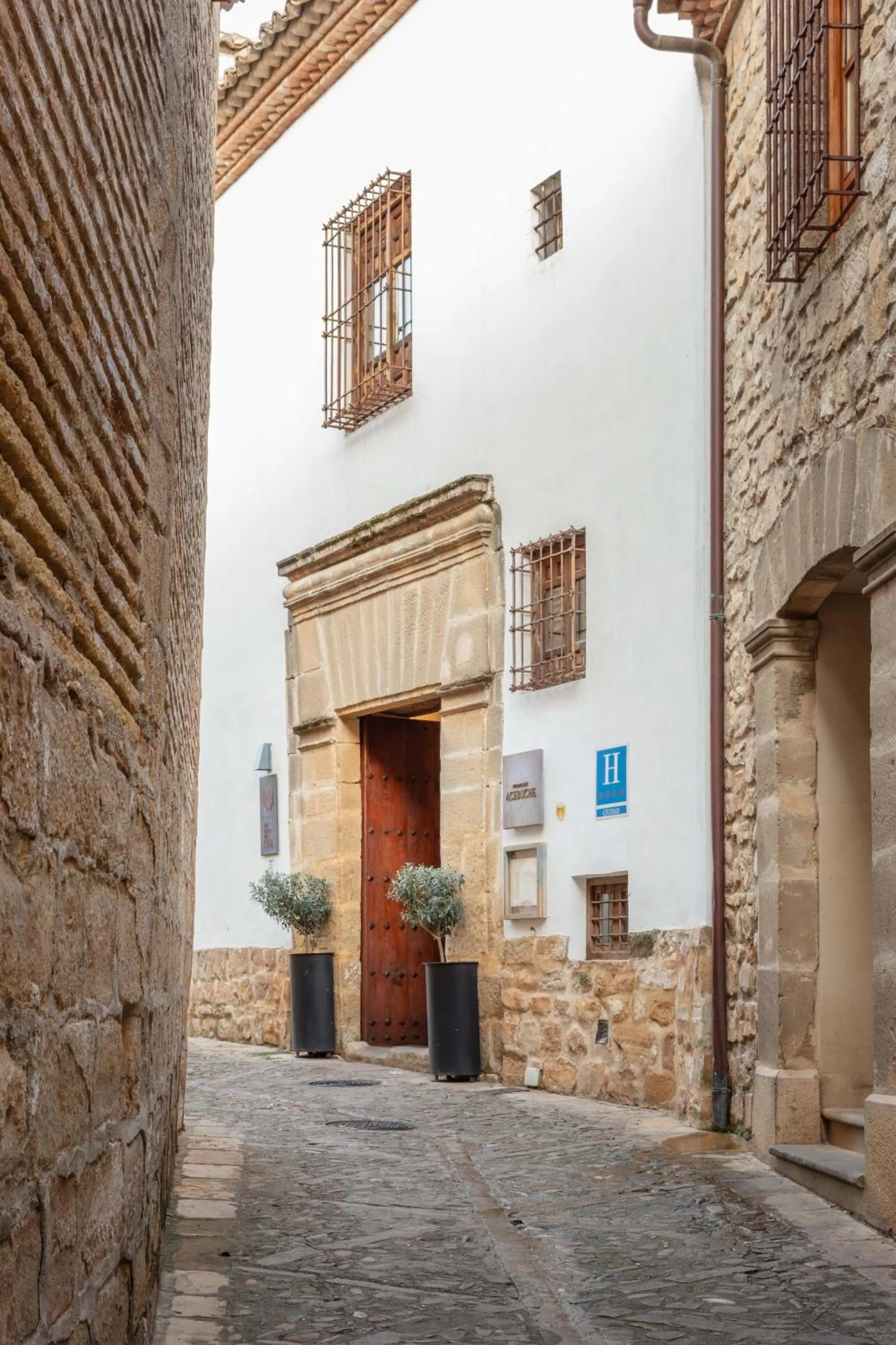 Property building in Hotel Puerta de la Luna
