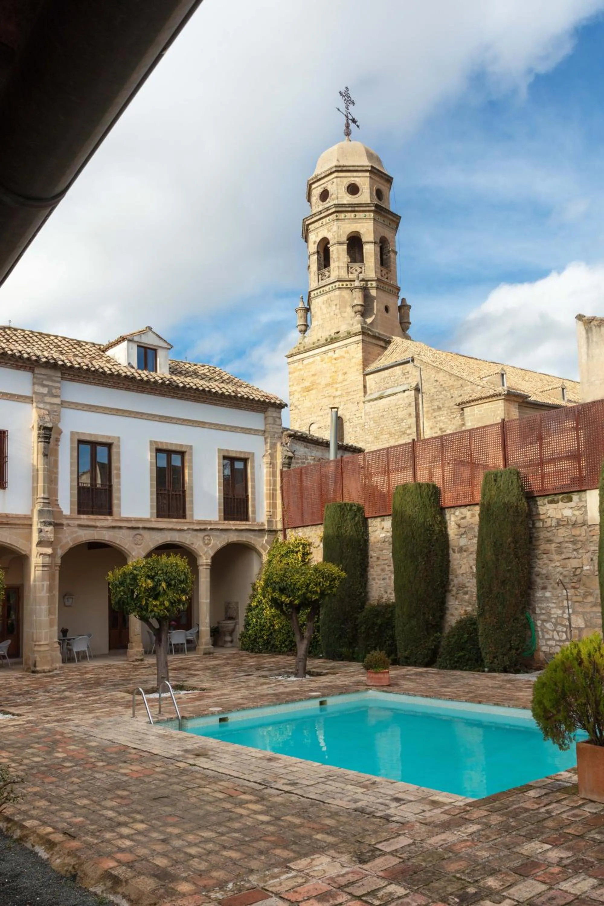 Property building in Hotel Puerta de la Luna