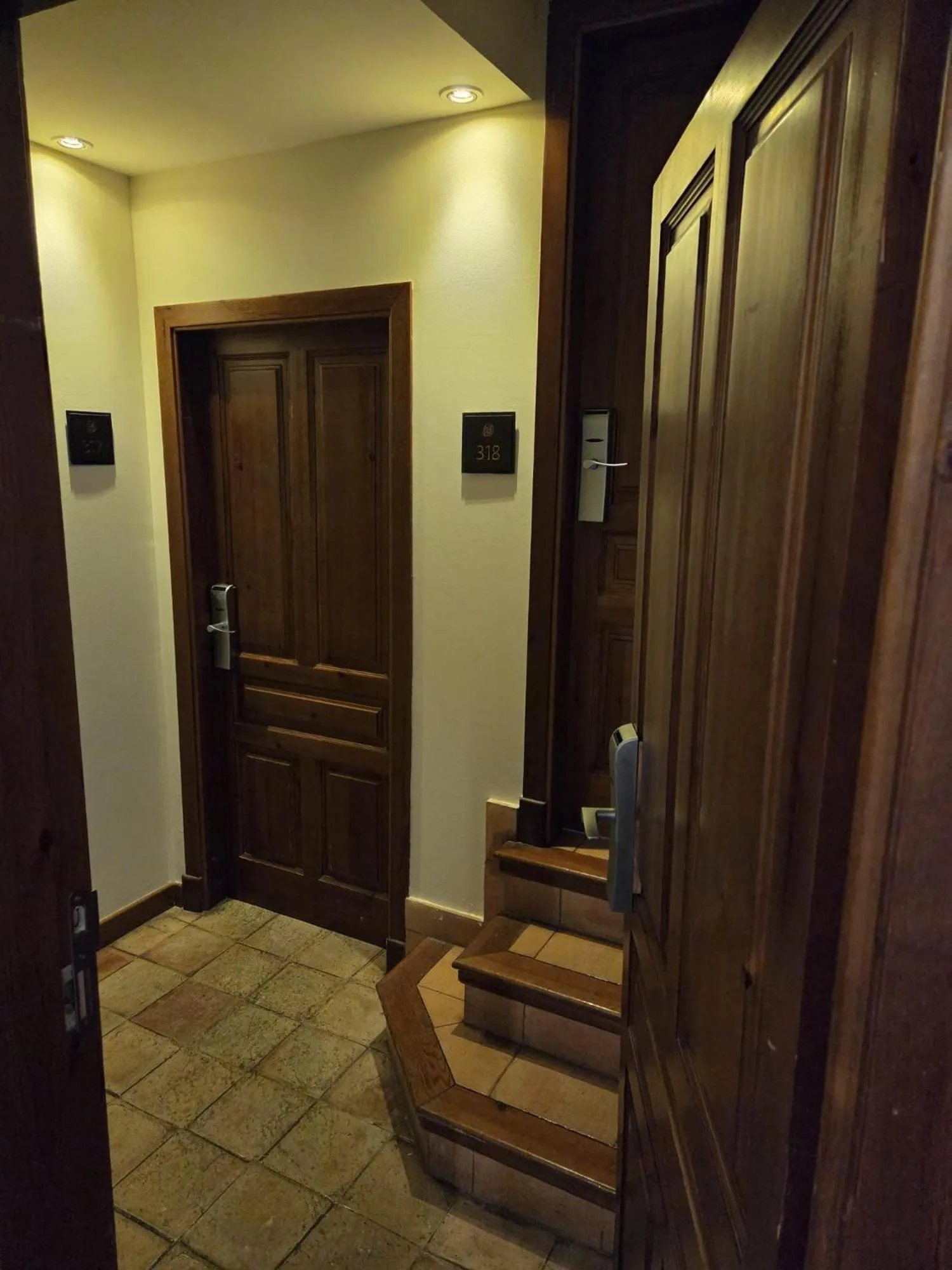 Hotel Puerta de la Luna