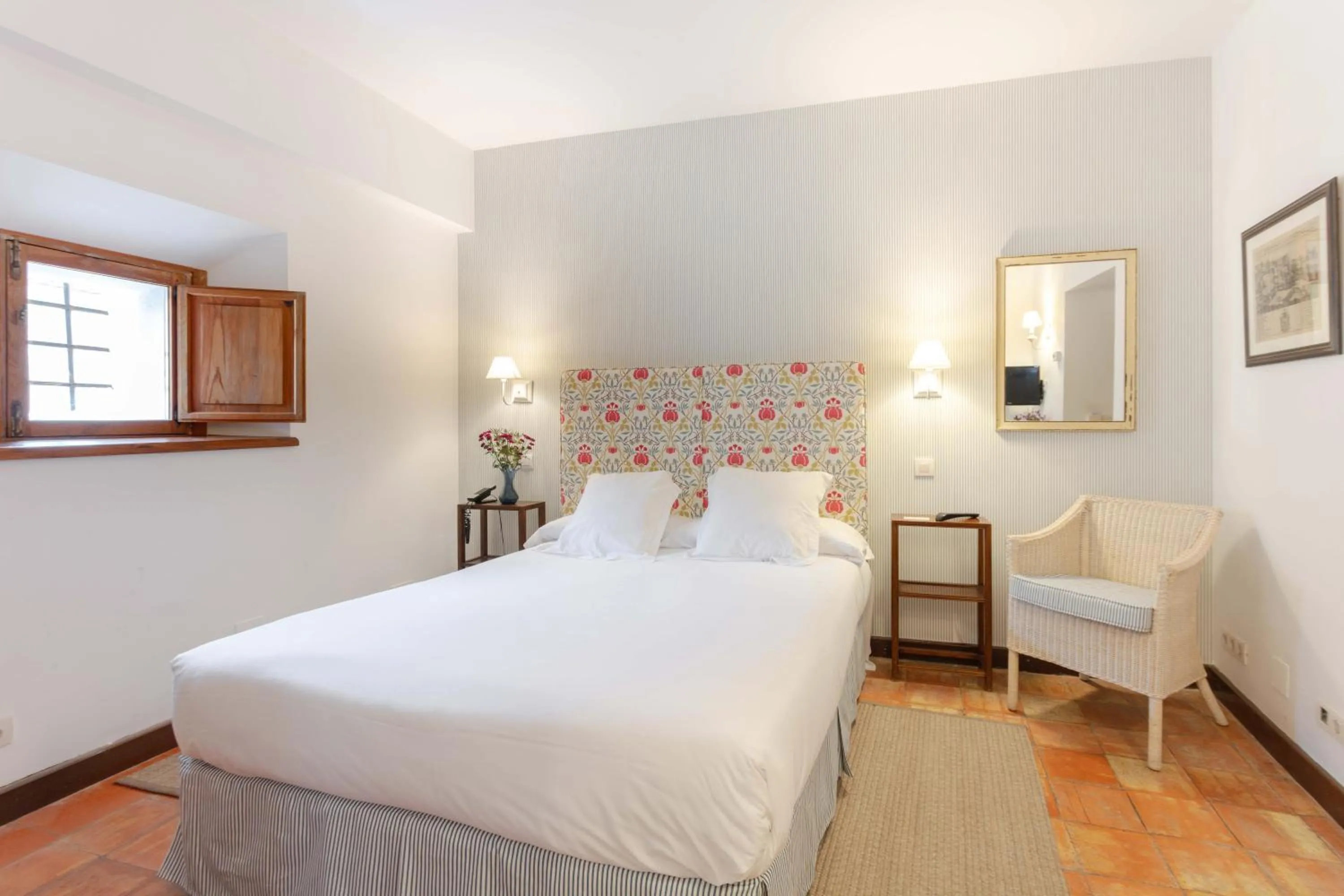 Bed in Hotel Puerta de la Luna