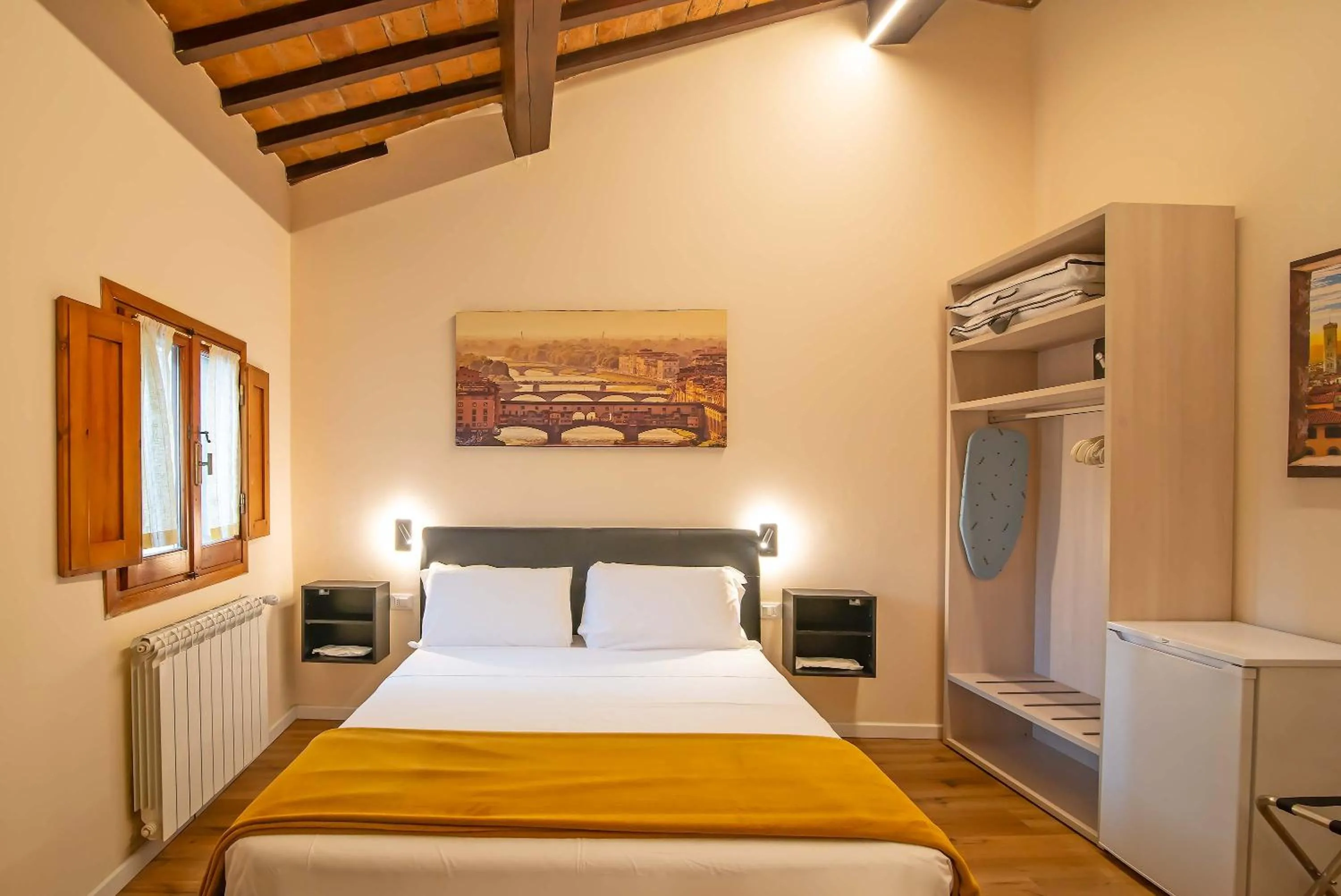 Photo of the whole room, Bed in Marco's Way