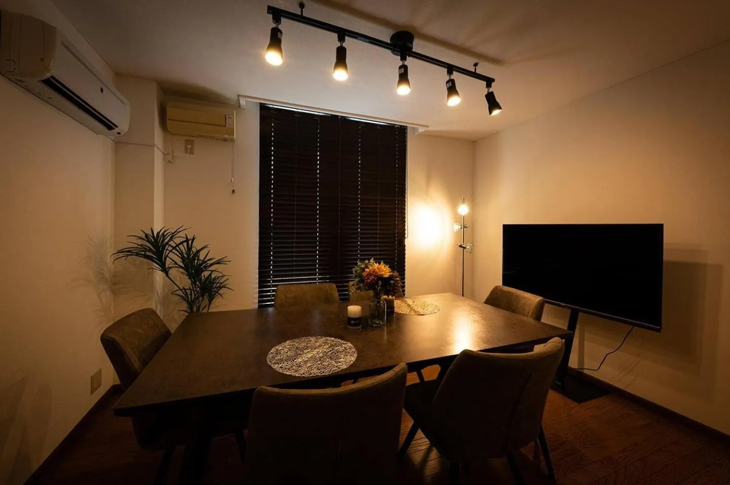 Dining area in HONGO 11 HOTEL