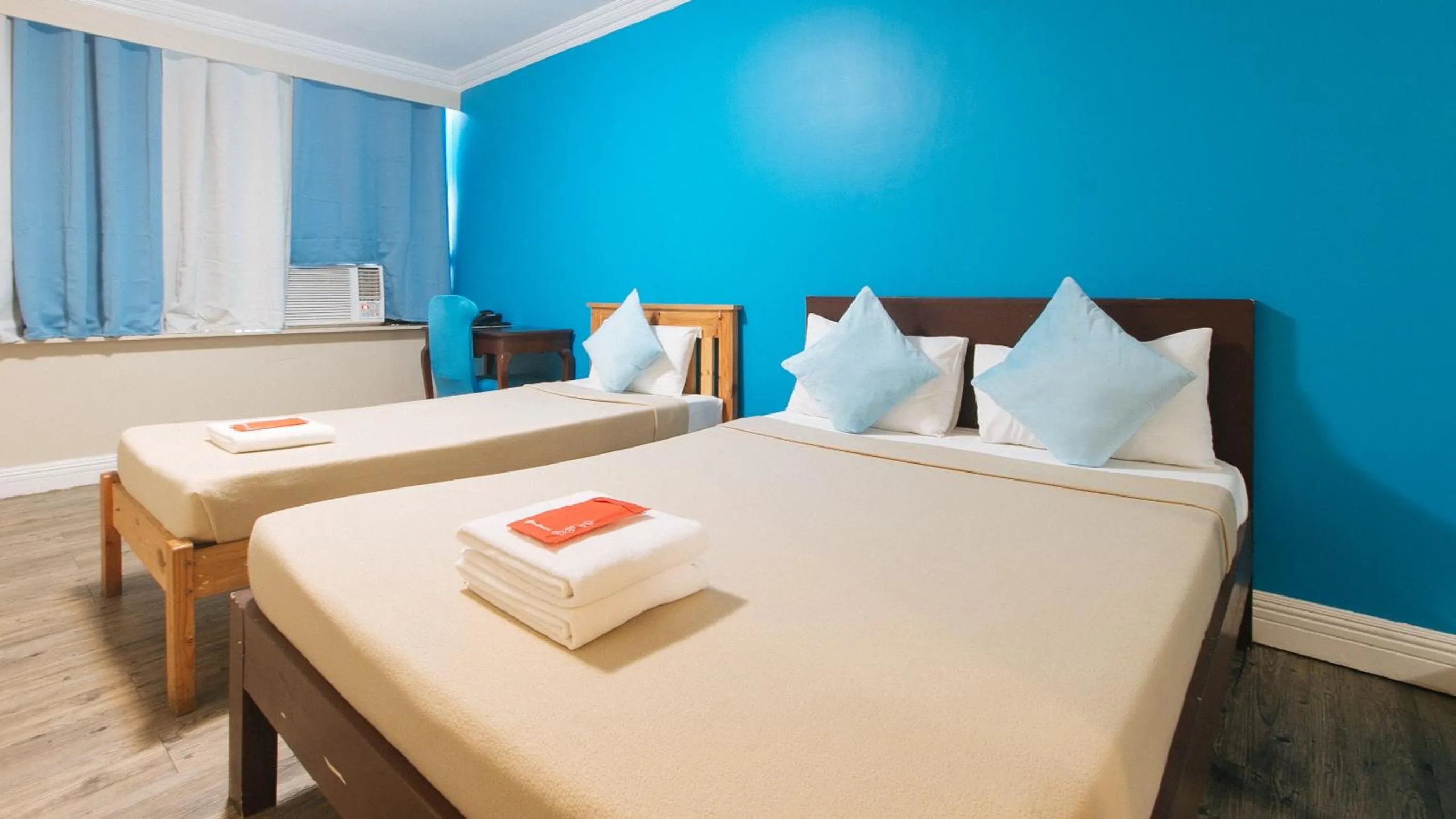 Photo of the whole room in RedDoorz @ Manila Airport Hotel