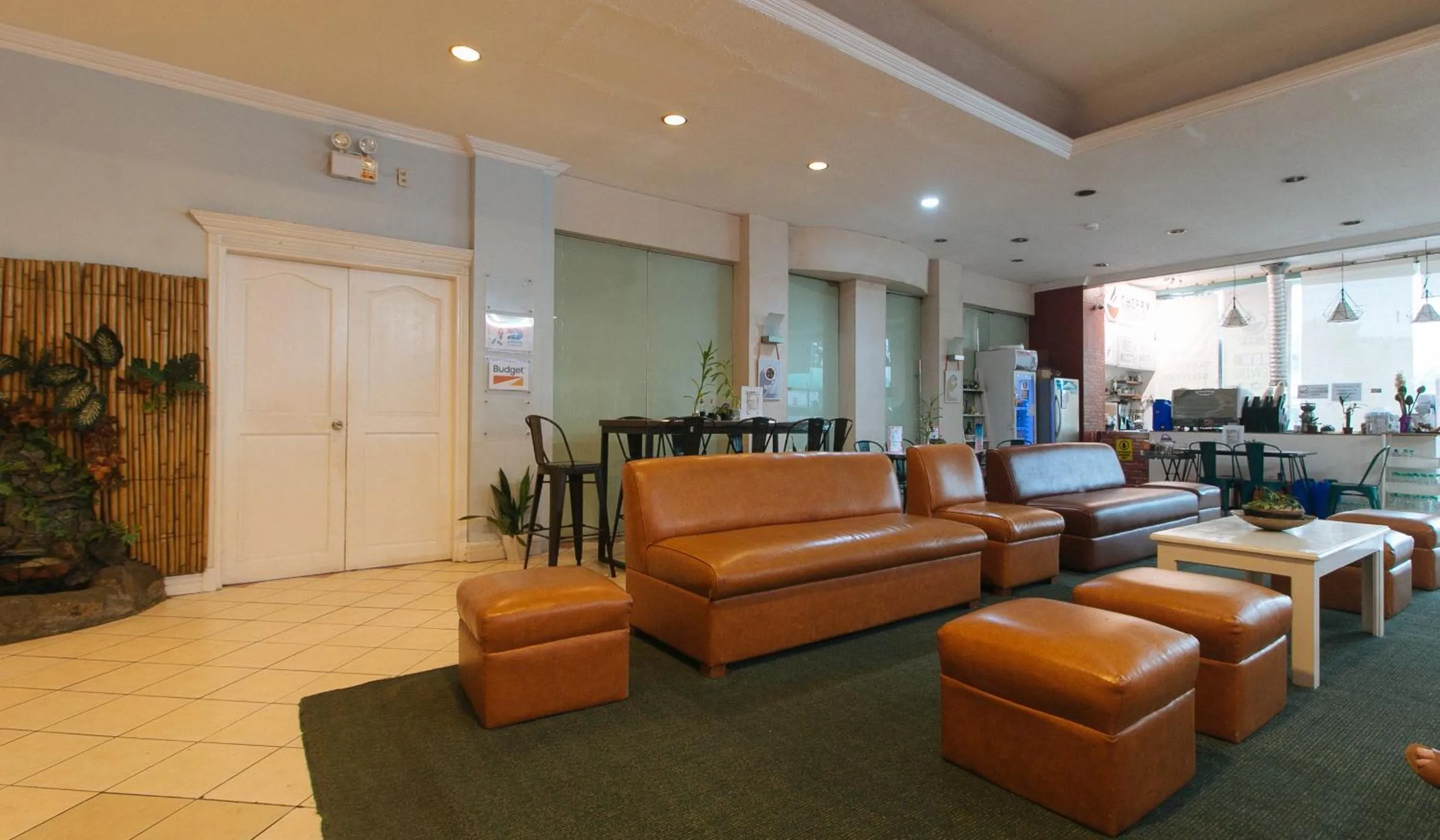 Lobby or reception in RedDoorz @ Manila Airport Hotel