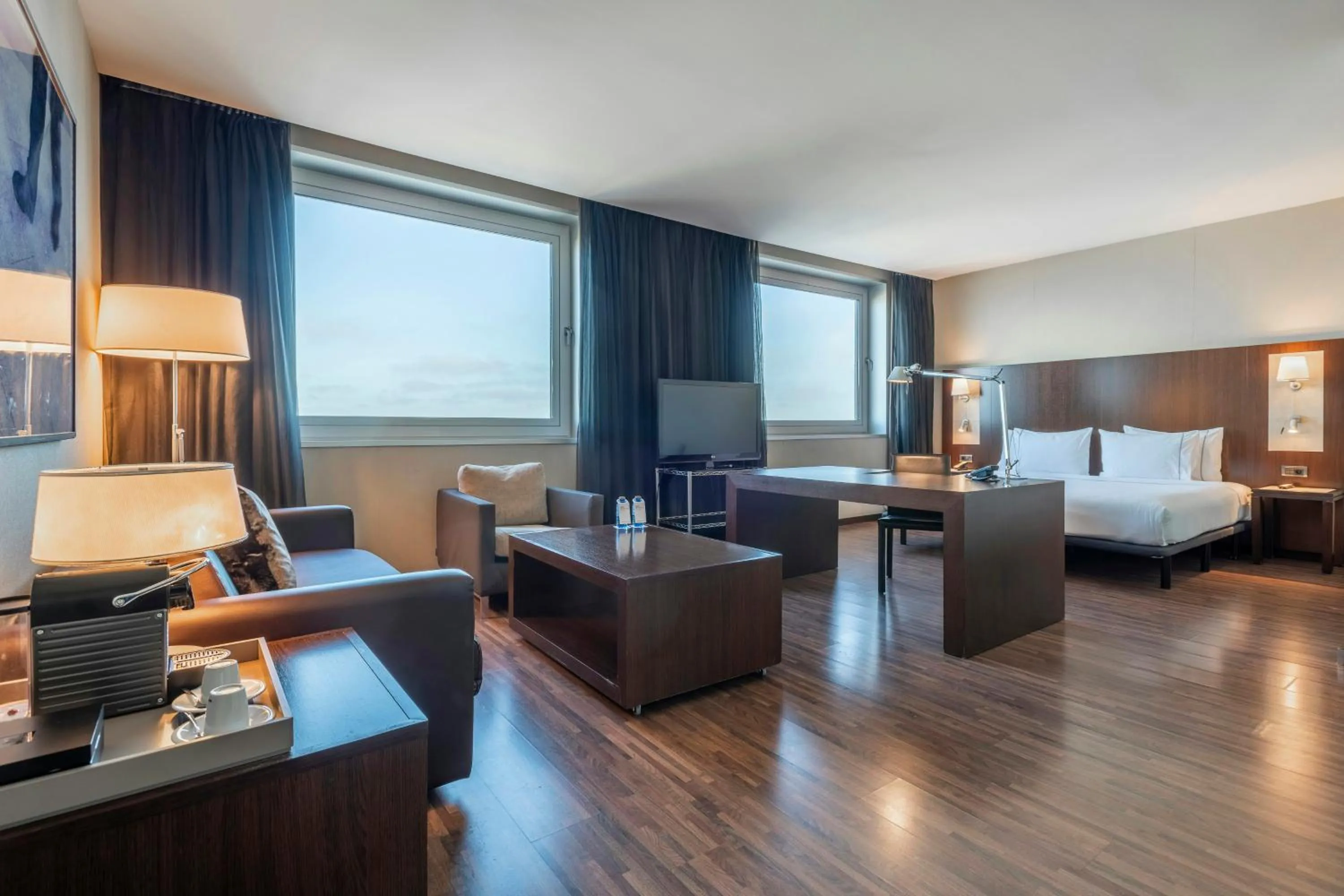 Photo of the whole room, Bed in Leonardo Royal Hotel Barcelona Forum