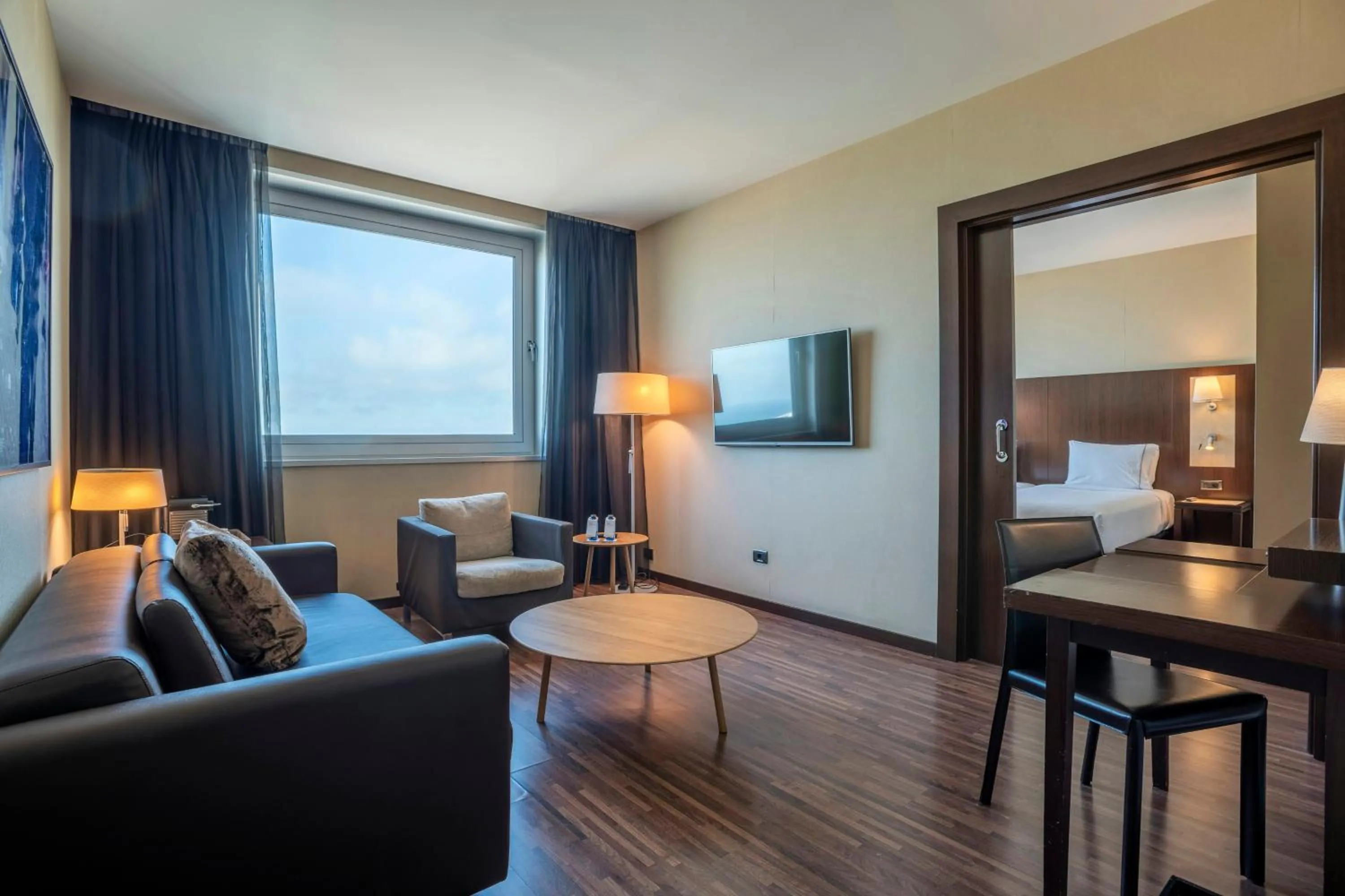 Photo of the whole room in Leonardo Royal Hotel Barcelona Forum