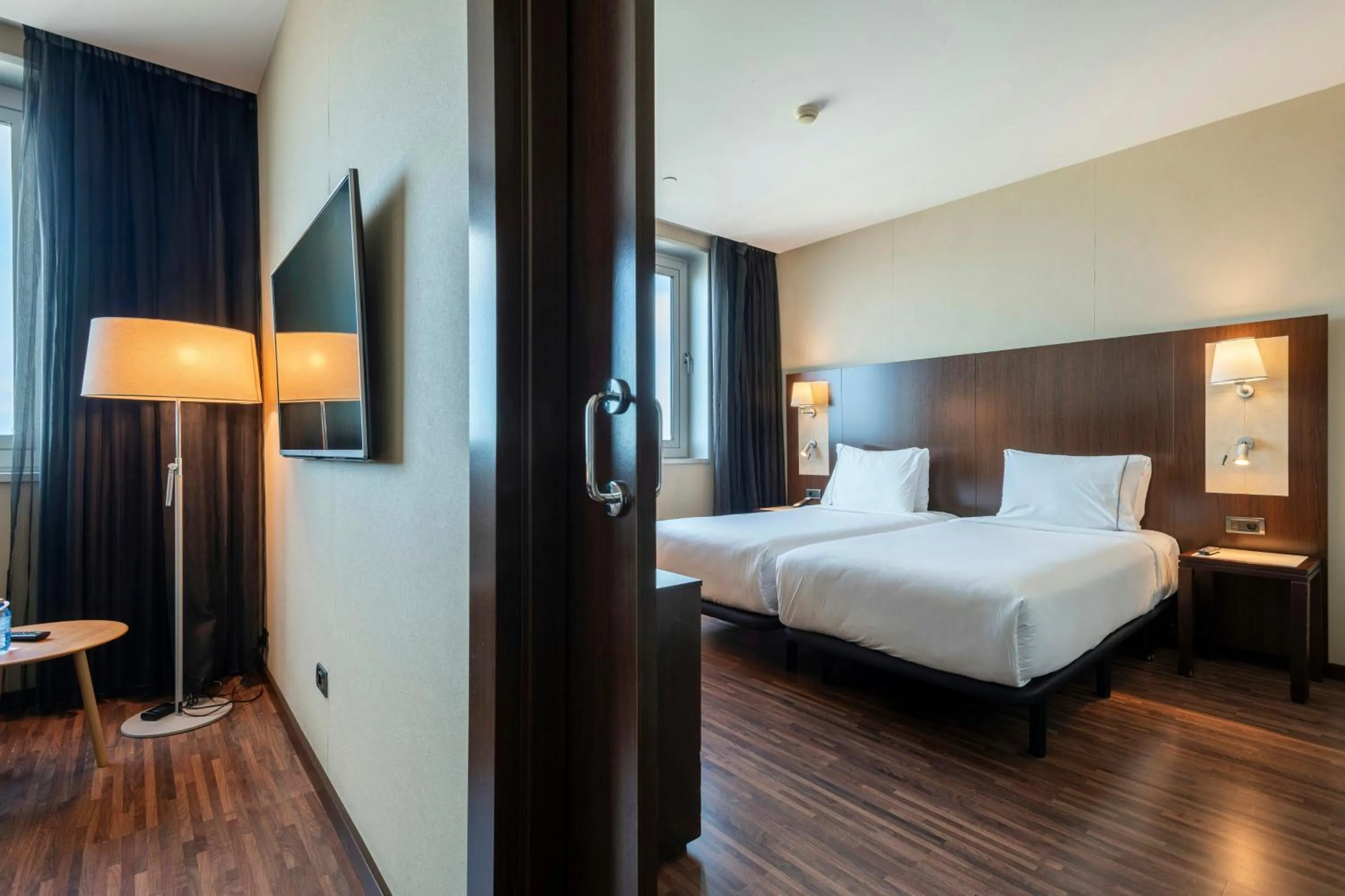 Photo of the whole room, Bed in Leonardo Royal Hotel Barcelona Forum