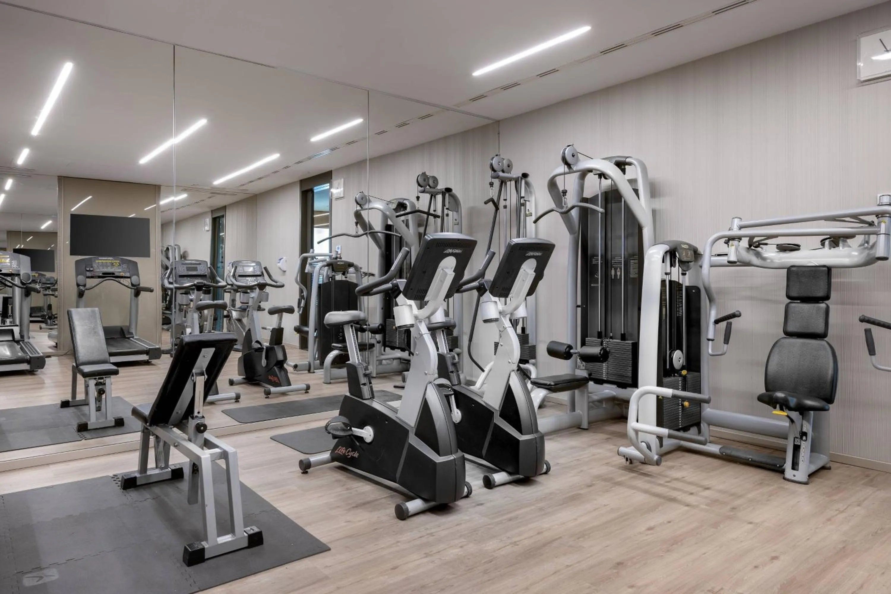 Fitness centre/facilities in AC Hotel Barcelona Fórum by Marriott