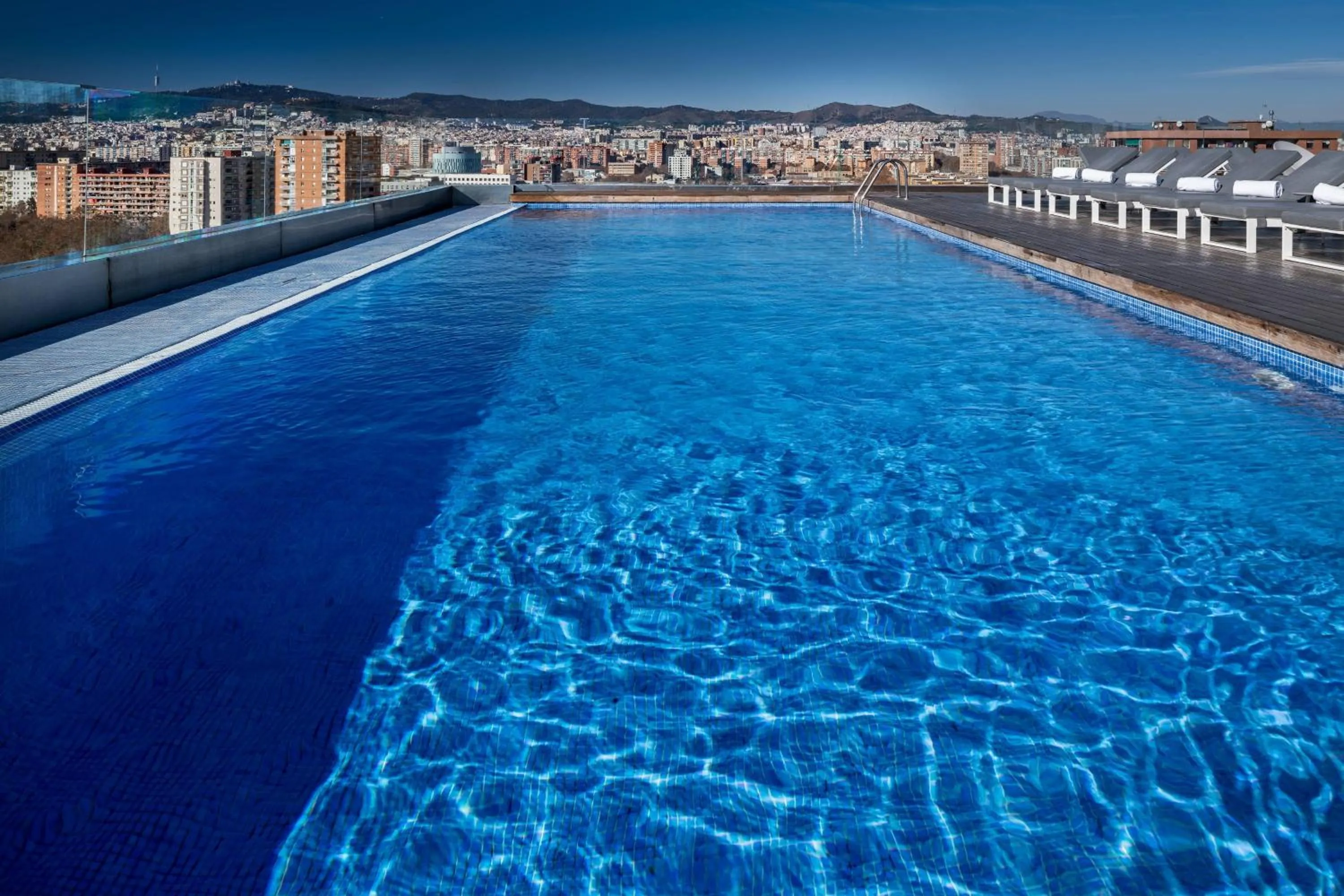 Swimming pool in AC Hotel Barcelona Fórum by Marriott
