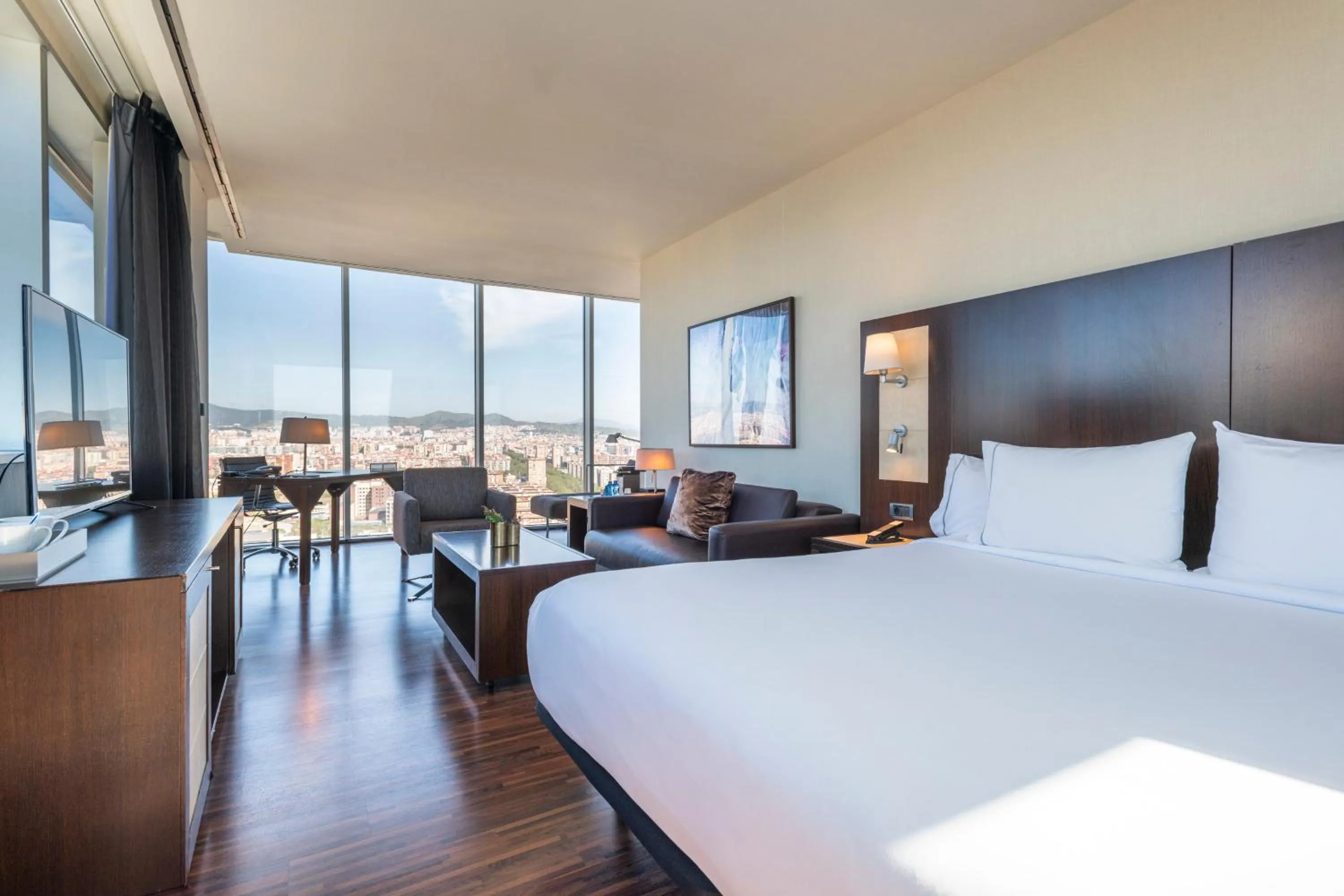 Bedroom, Bed in Leonardo Royal Hotel Barcelona Forum